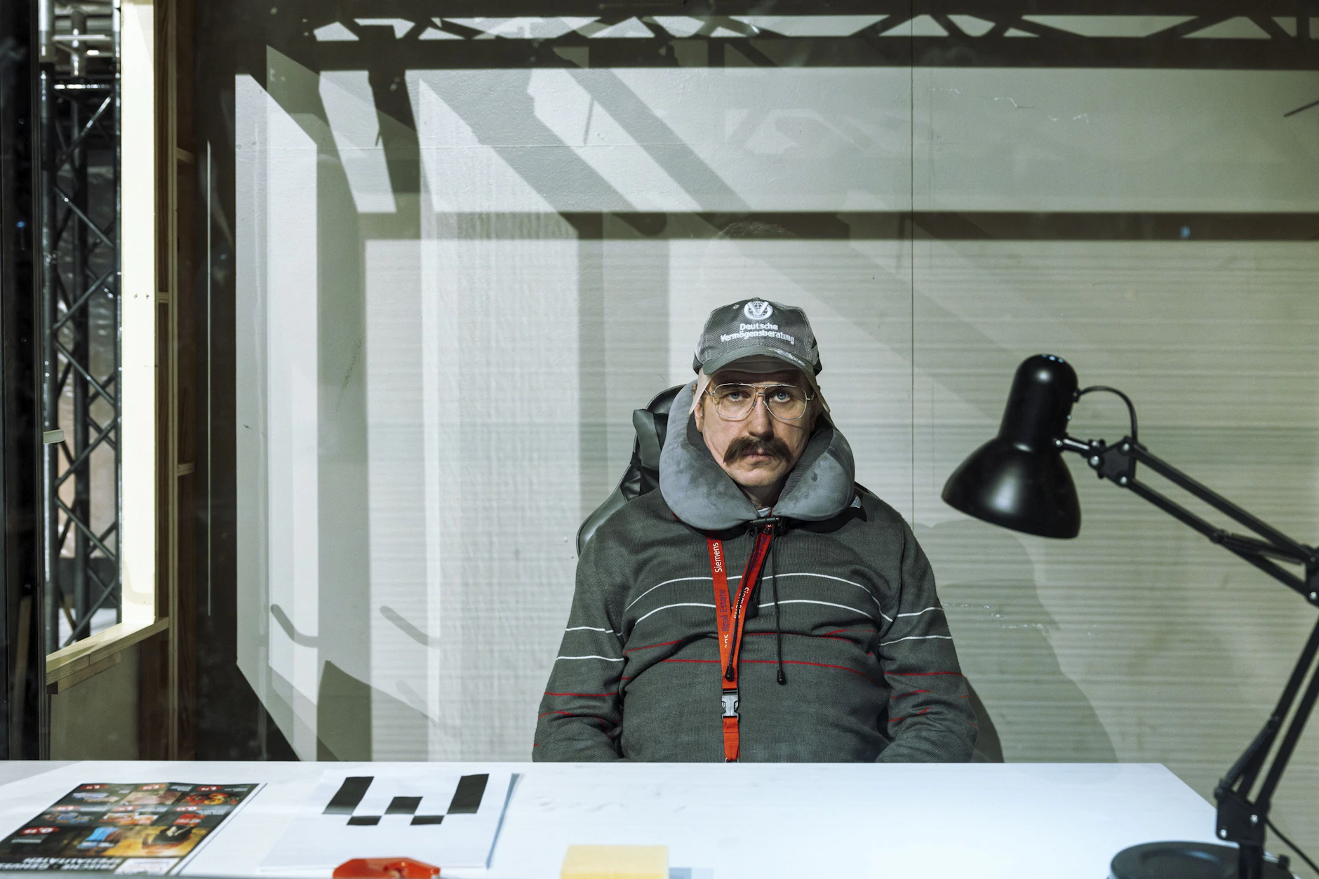 Ja doch, das ist Lars Eidinger – als „Der Geizige“ von Molière an der Schaubühne am Lehniner Platz