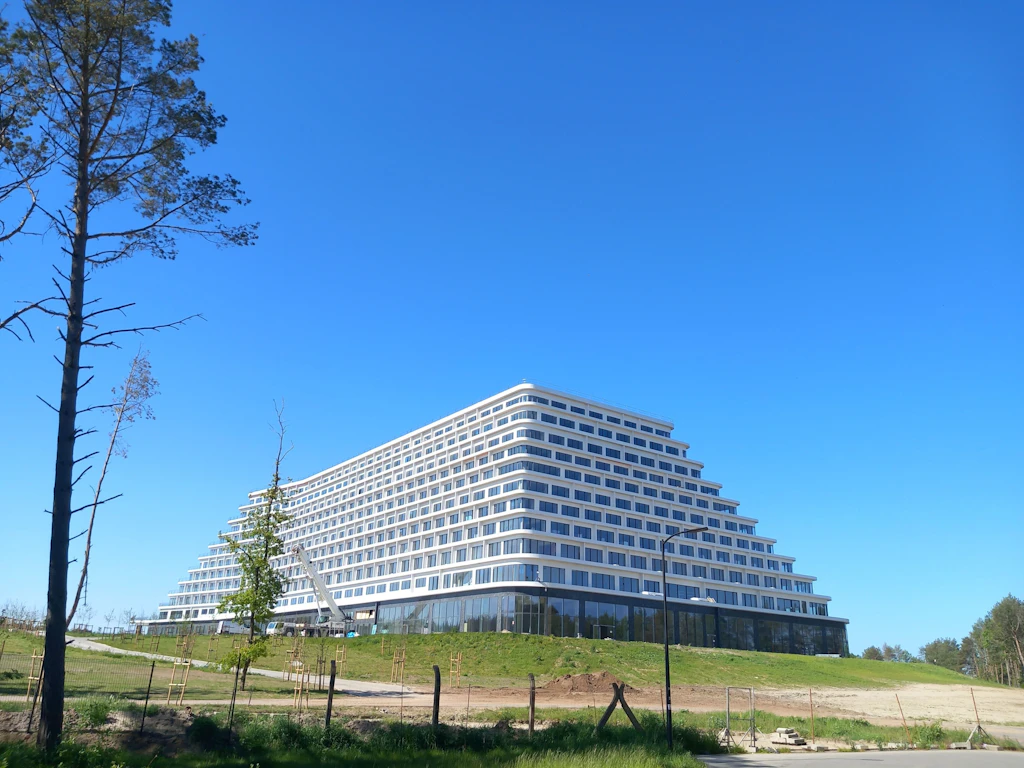 Ostseeküste: Von idyllischen Künstlerdörfern zu „baltischen Riesenhotels“