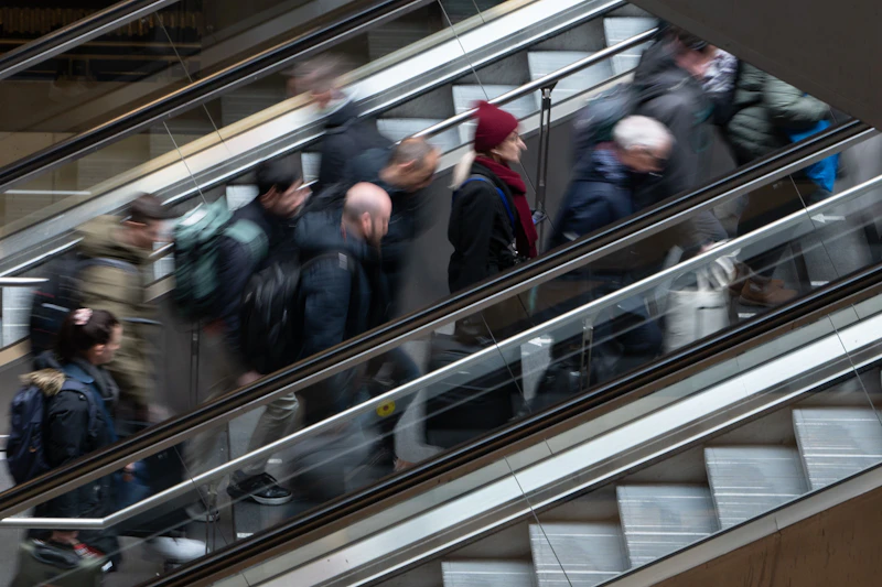 Auferstehung zu Ostern: Am Berliner Hauptbahnhof rollen (fast) alle Rolltreppen wieder