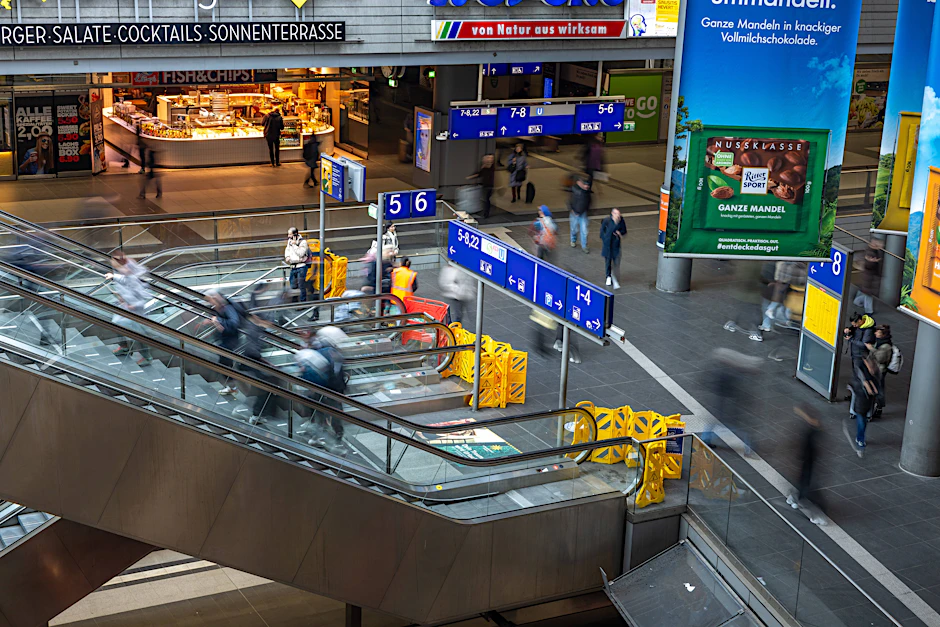 Die meisten der defekten Rolltreppen auf dem Berliner Hauptbahnhof sind repariert.