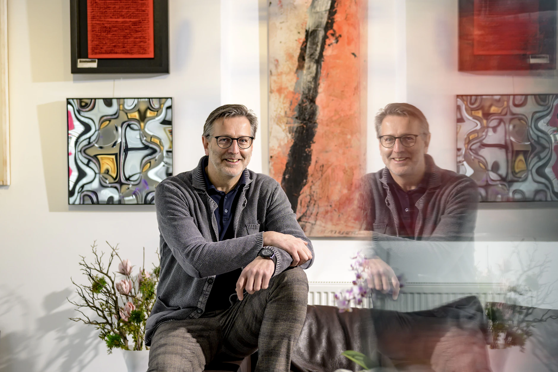 Galerist Detlev Kümmel erfreut sich bester Gesundheit, auch wenn im Internet etwas anderes behauptet wird. Er bleibt „Bares für Rares“ noch eine Weile erhalten.