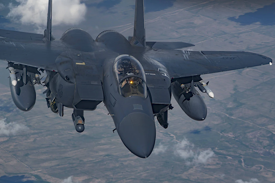 Kampfjet der US-Luftwaffe vom Typ F-15E Strike Eagle: Auf den vermissten US-Soldaten ist ein Kopfgeld ausgesetzt.