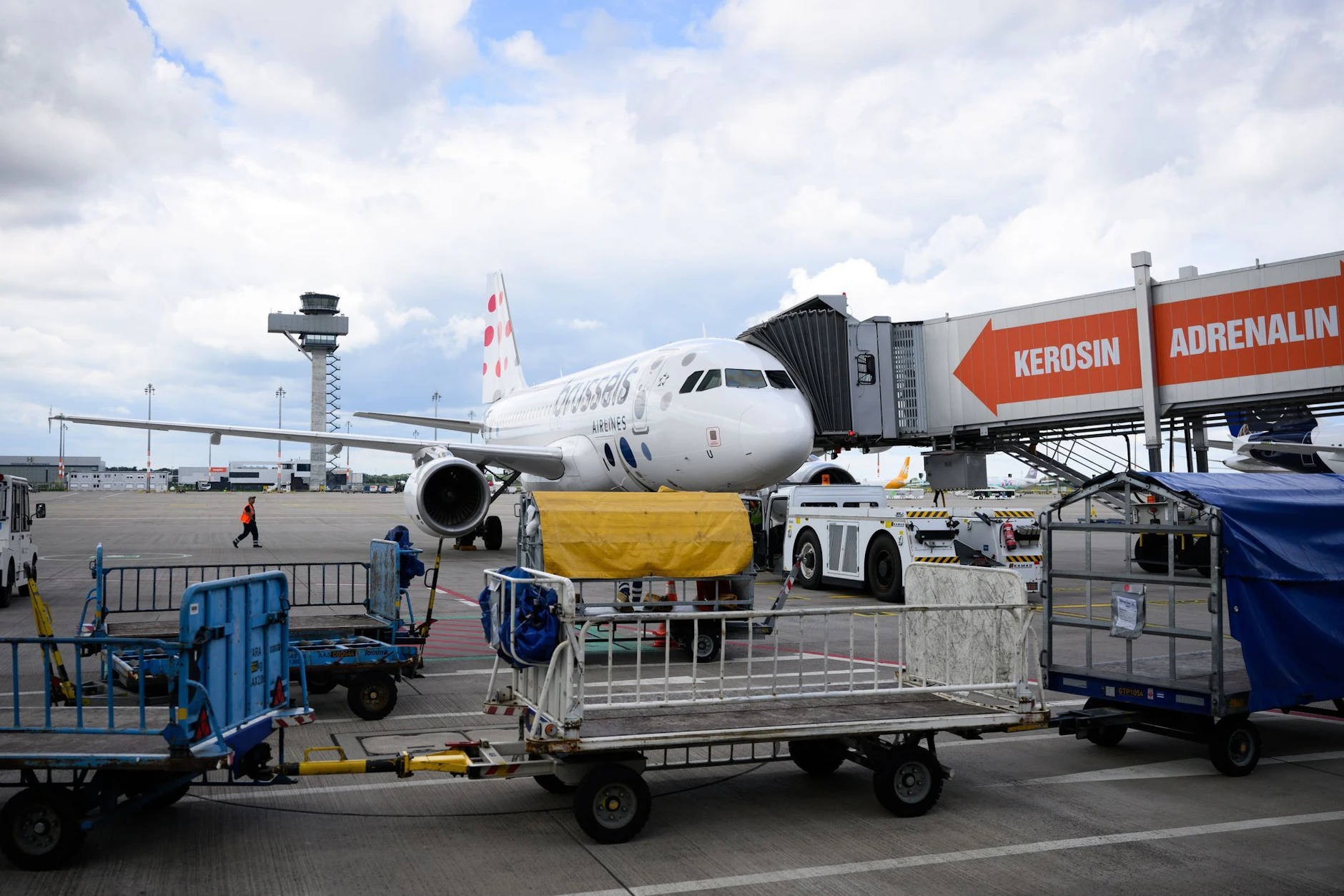 Als Folge des Iran-Kriegs könnten mehrere Flugzeuge in nächster Zeit am Boden bleiben.