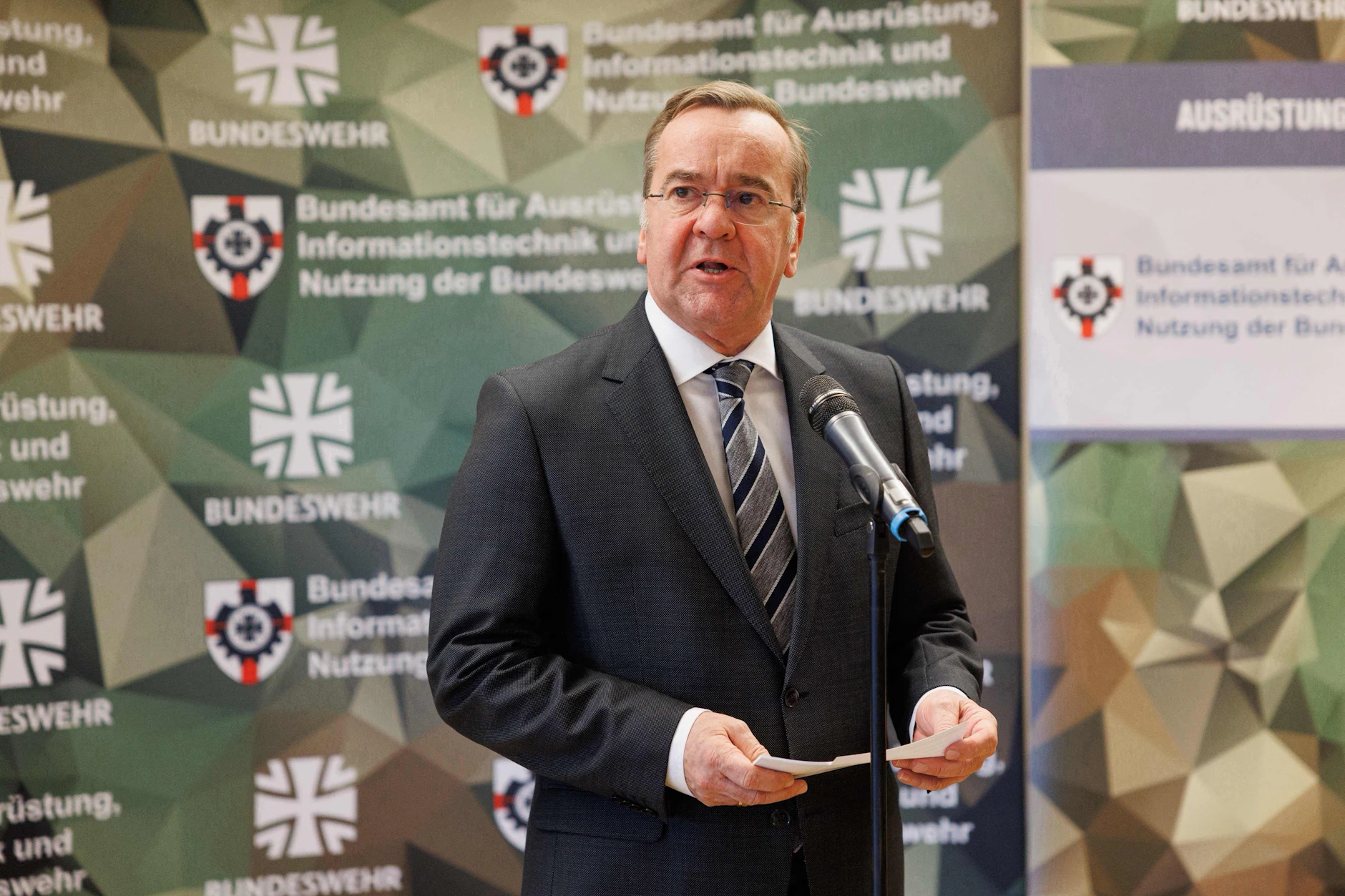 Verteidigungsminister Boris Pistorius (SPD) will die Bundeswehr mit dem neuen Wehrdienstgesetz stärken. 