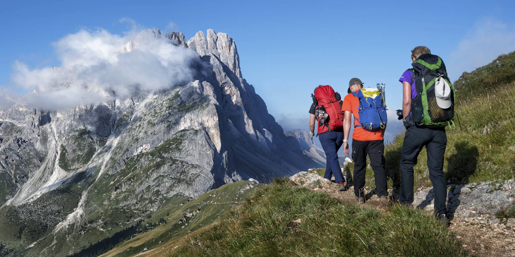 Männer auf dem Prüfstand: Jetzt lassen sie ihre Frauen auch noch auf dem Berg zurück