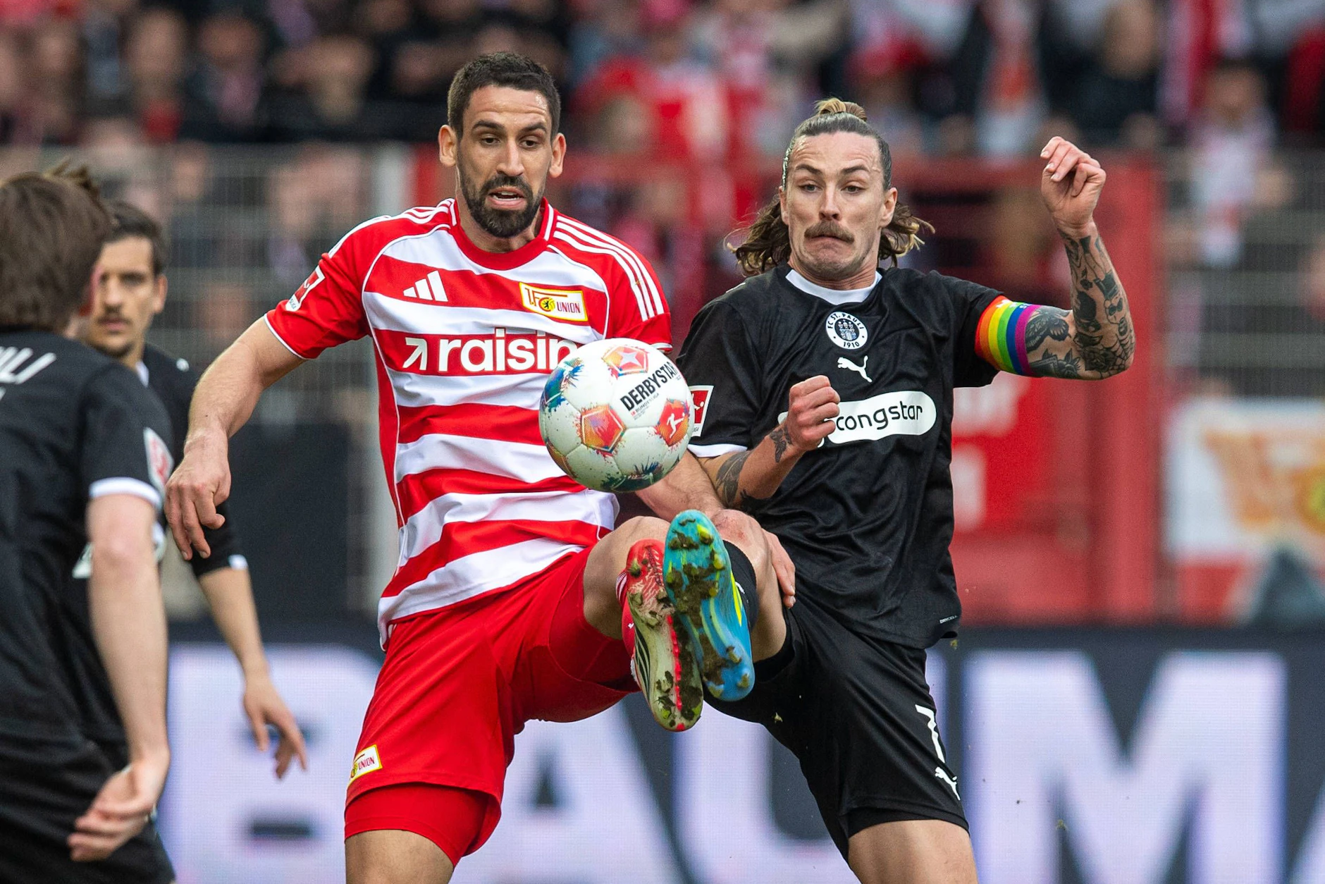 Viel Kampf: Union Berlin und der FC St. Pauli schenken sich im Abstiegskampf der Bundesliga nichts.
