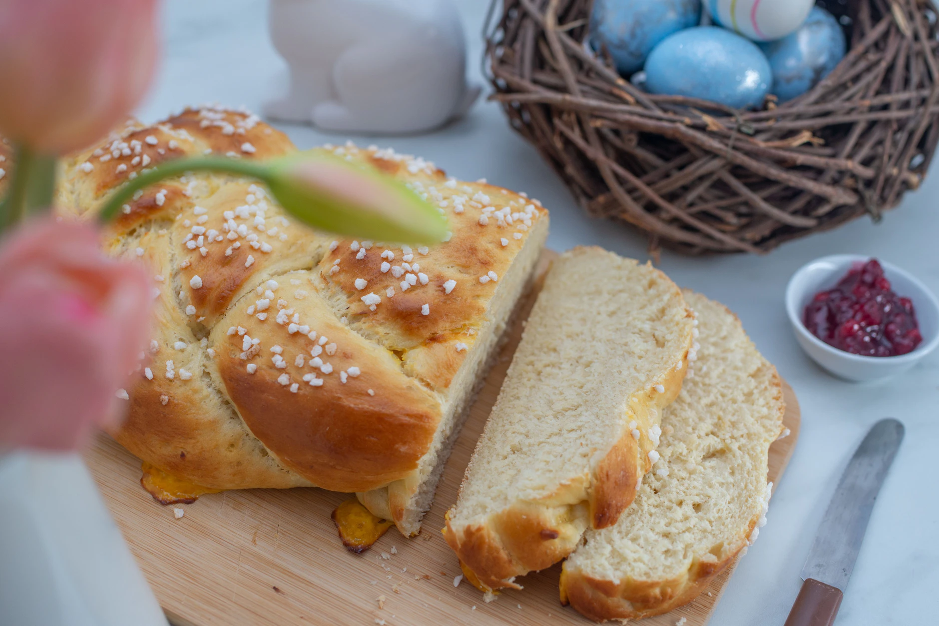 Perfekt zu Ostern: Rezept für Omas fluffigen Hefezopf