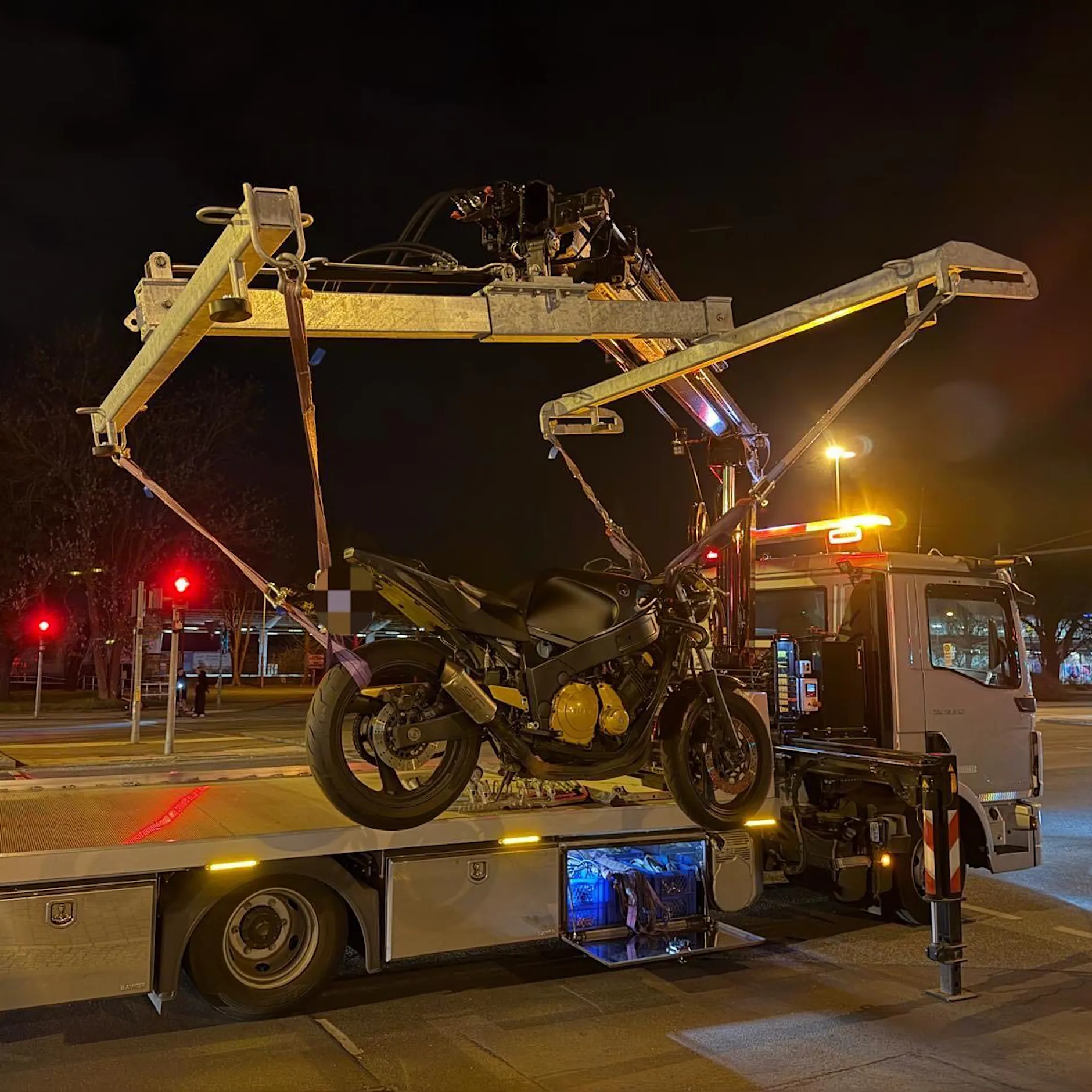 Polizeieinsatz in Berlin: Raser bei Motorrad-Rennen gestoppt
