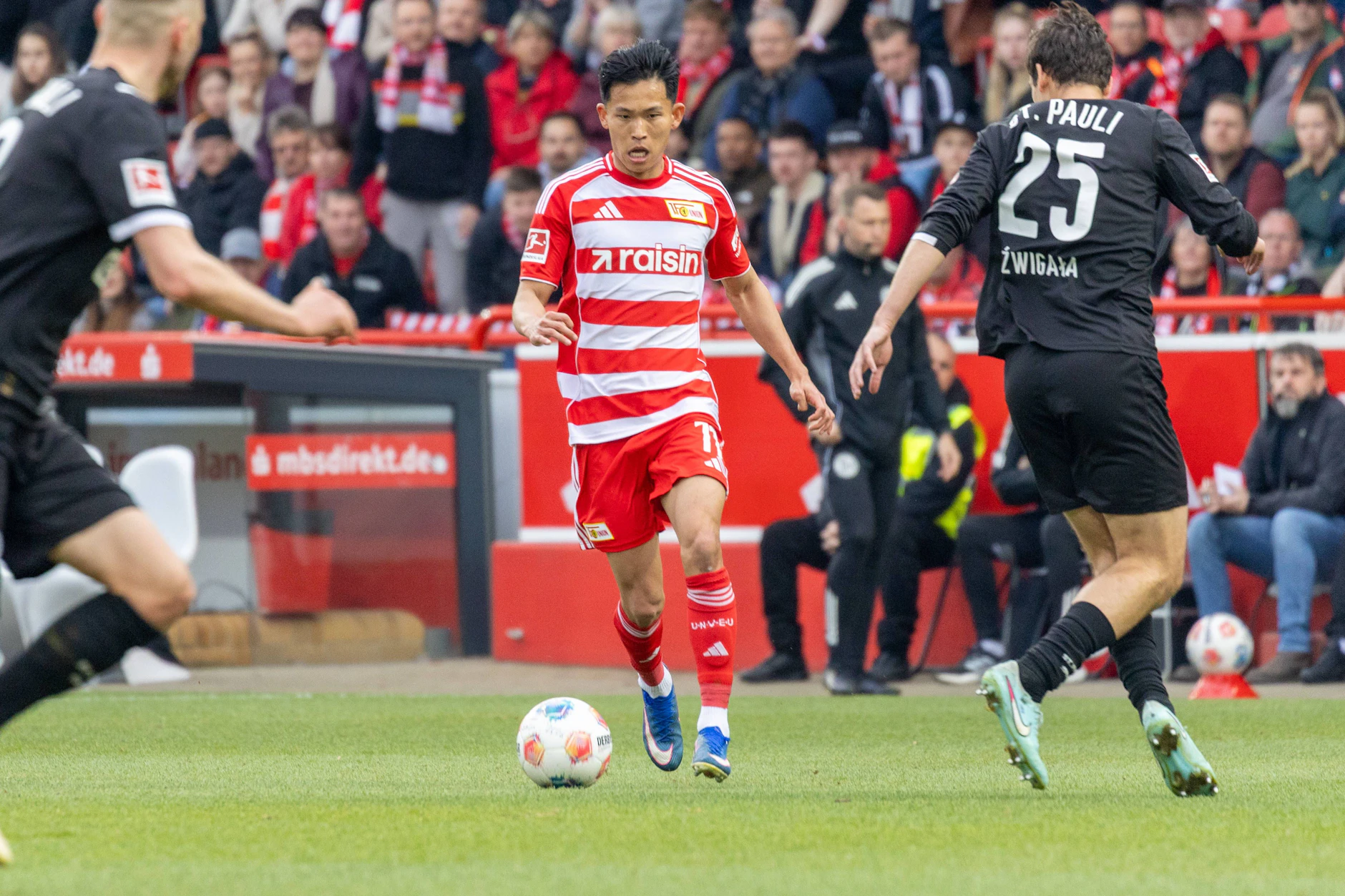 Union-Stürmer Jeong Woo-Yeong fand genau wie seine Mitspielern kaum eine Lücke gegen den FC St. Pauli.