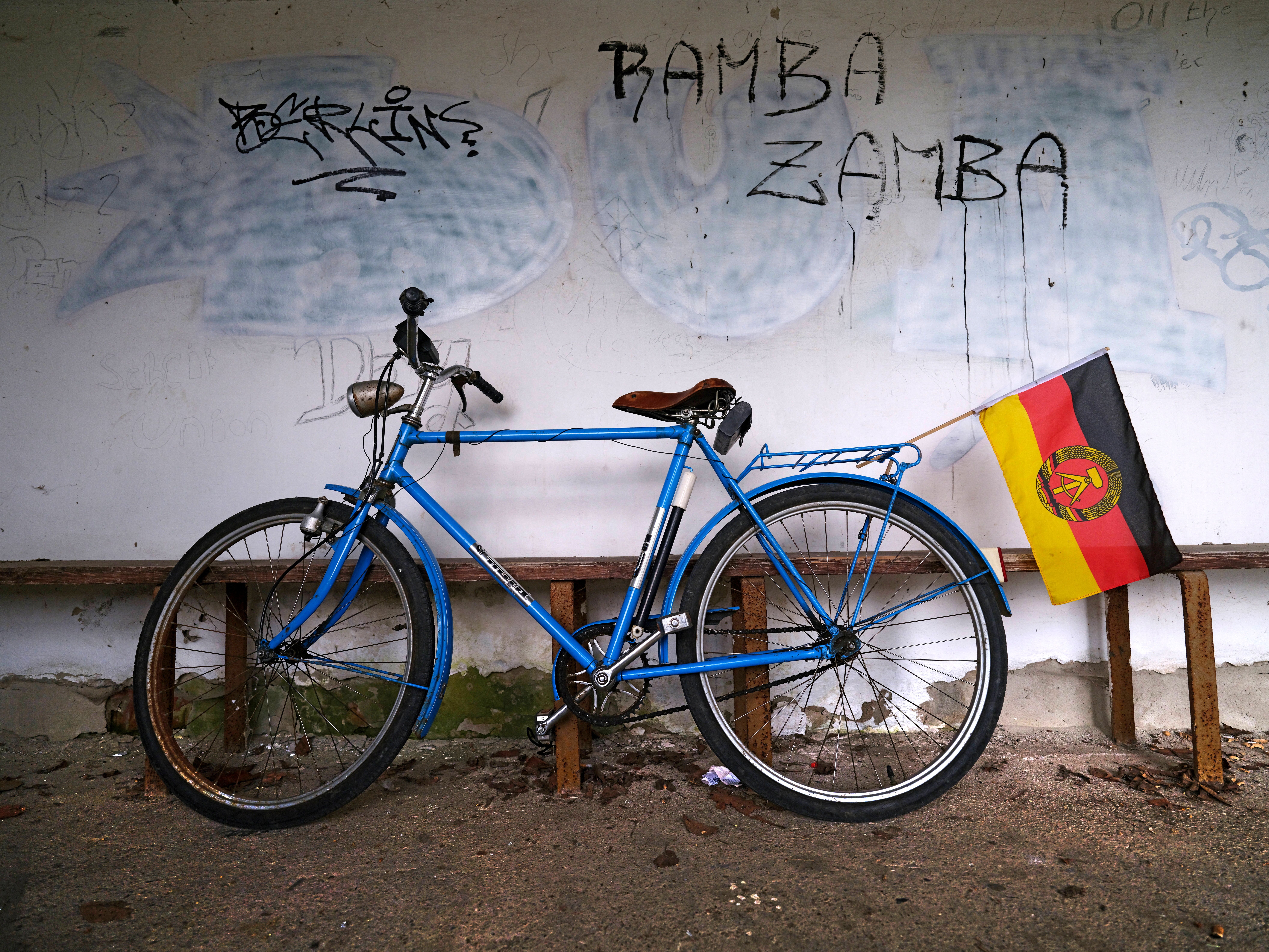 Abschied vom Gestern: Die DDR ist ehemalig, aber die alte Bundesrepublik nun auch