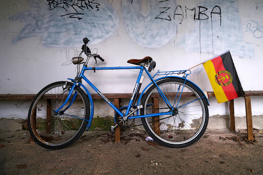 Abschied vom Gestern: Die DDR ist ehemalig, aber die alte Bundesrepublik nun auch