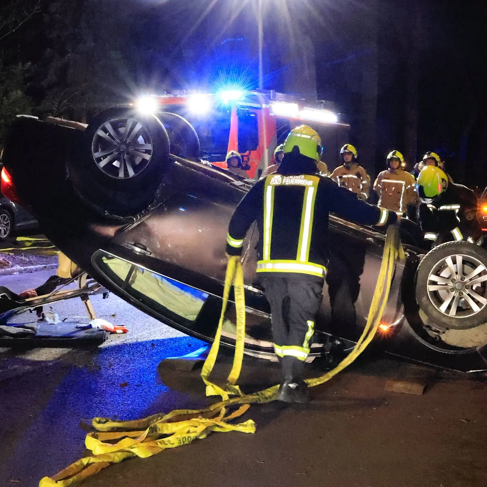 Tragischer Ostersonntag: Fahrer überschlägt sich schwer in Frohnau