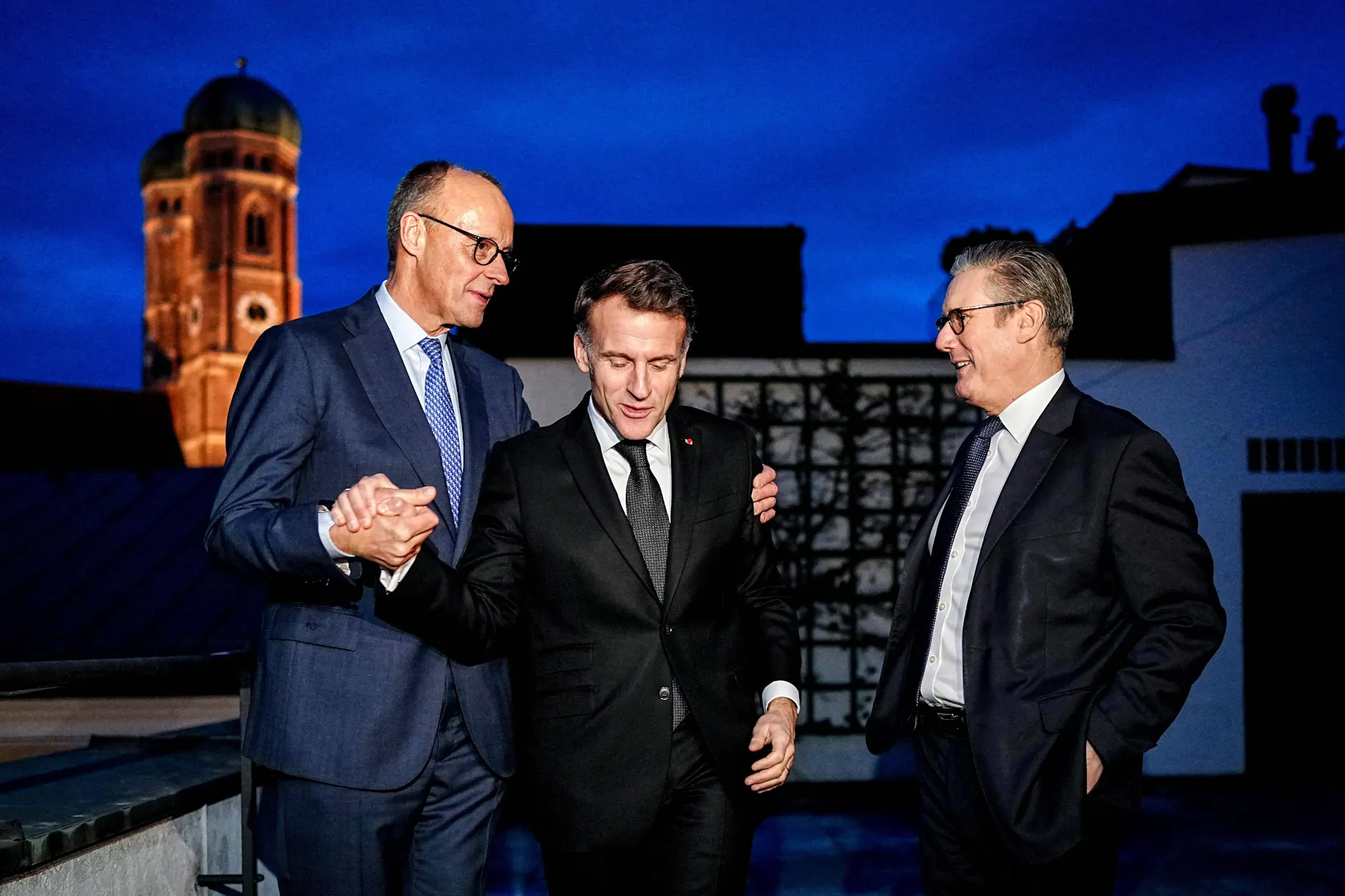 Zwischen Anspruch und Wirklichkeit: Friedrich Merz, Emmanuel Macron und Keir Starmer ringen um Europas Rolle in einer zunehmend von Machtpolitik geprägten Welt.