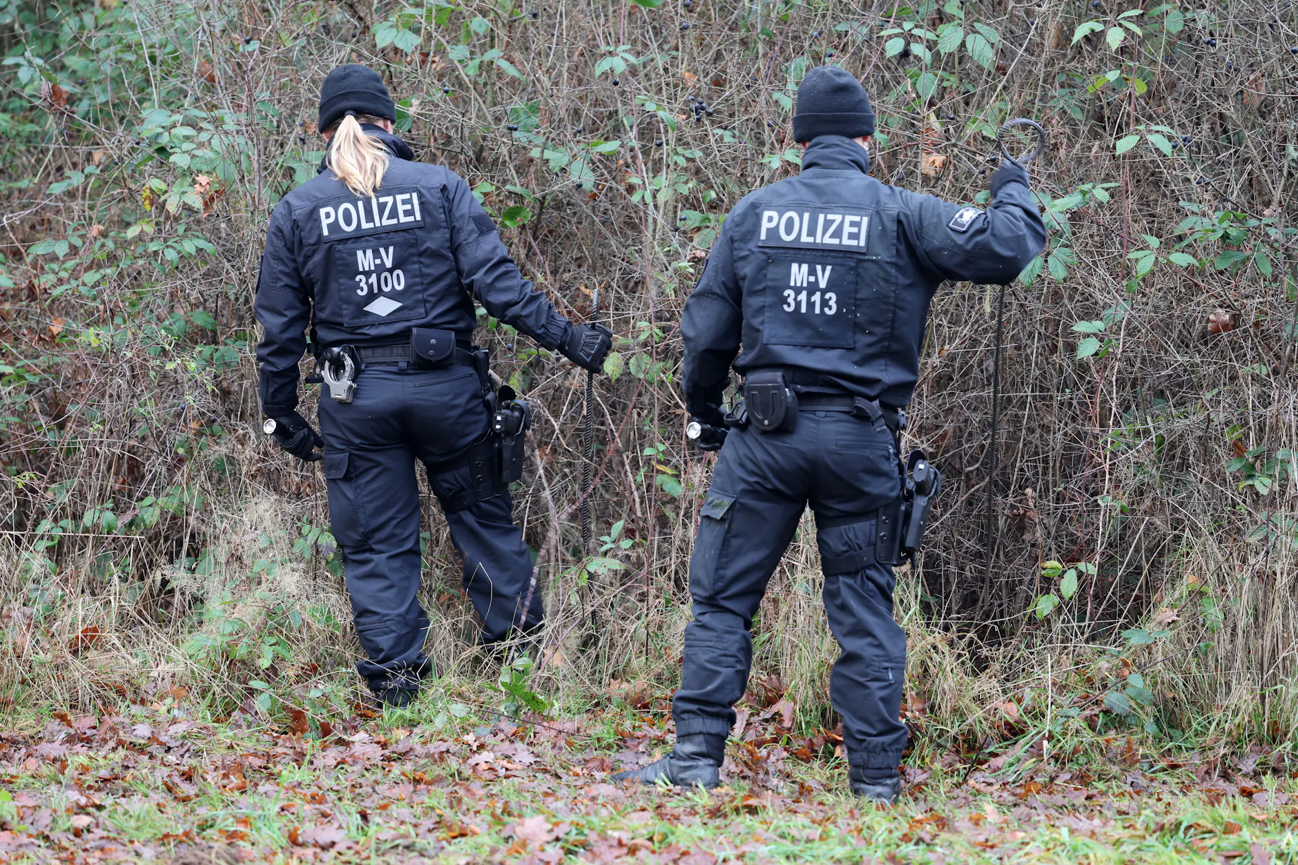 Trotz mehrerer Durchsuchungen auf dem Gelände rund um den Fundort von Fabians Leiche konnte die Tatwaffe nicht gefunden werden. Zuletzt war die Polizei hier Anfang Dezember aktiv.