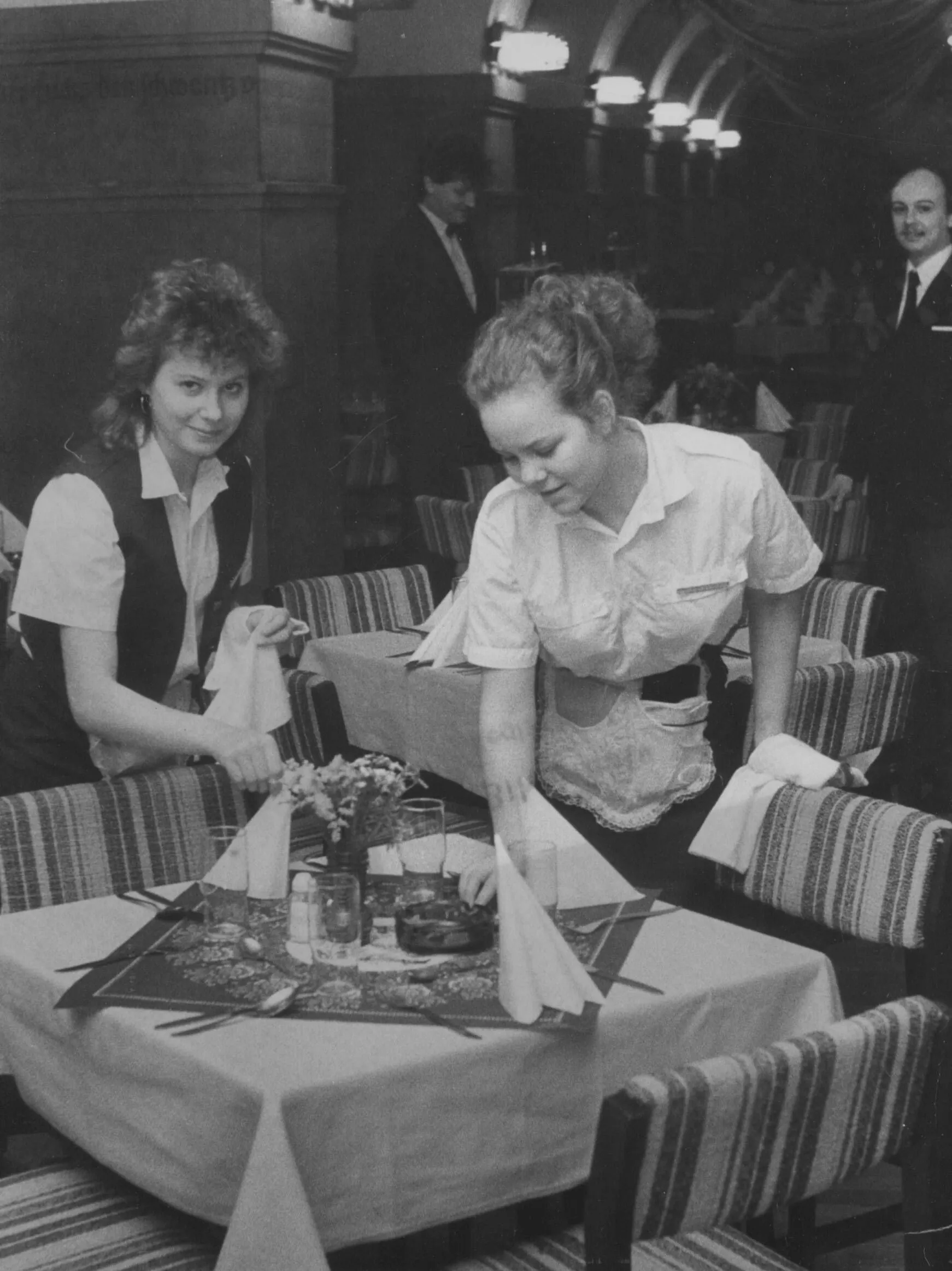 In den Gaststätten der DDR wurde gut gegessen, auch rund um die Feiertage.