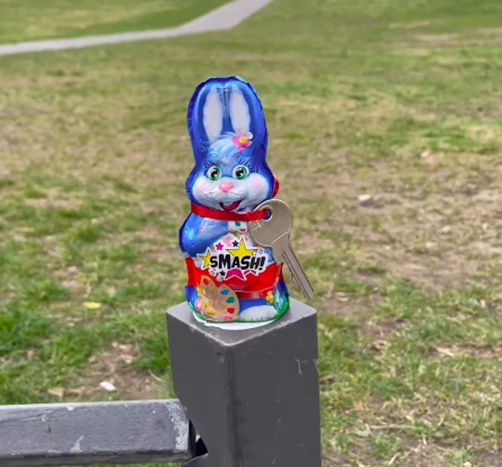 Polizei-Ärger: Verkleidete Osterhasen verteilen verbotene Görli-Schlüssel
