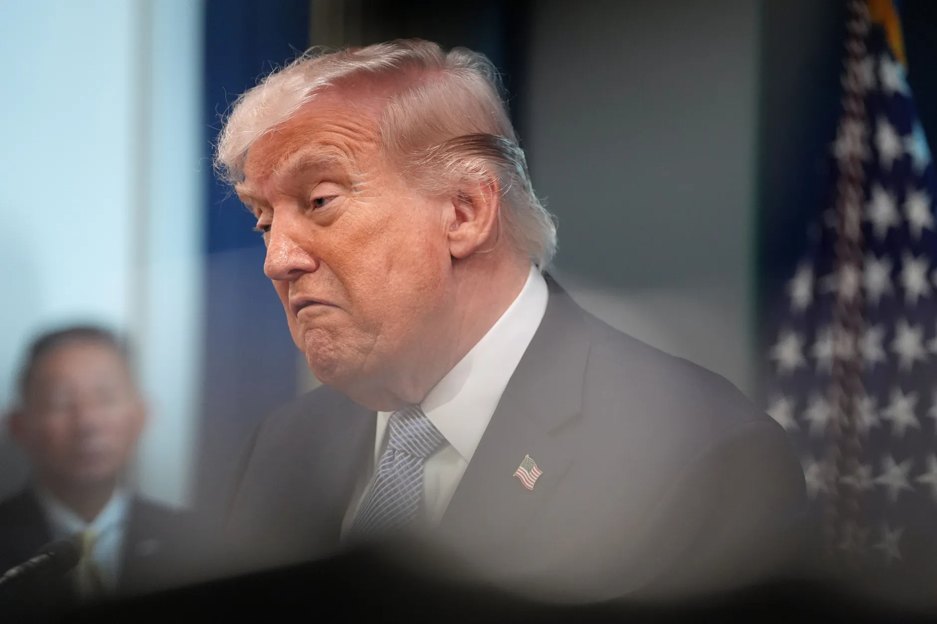 US-Präsident Donald Trump spricht im Weißen Haus.