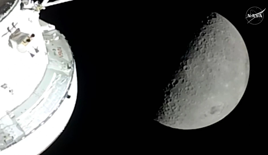 Die Orion-Raumkapsel näherte sich dem Mond.