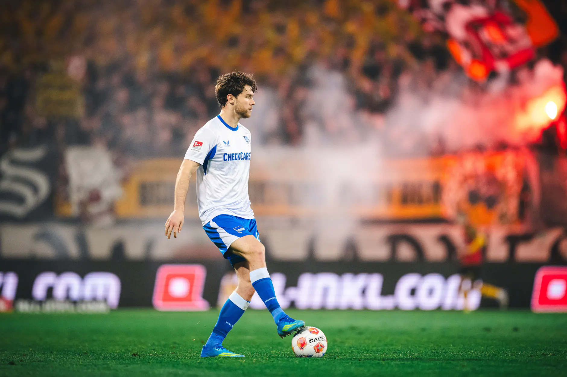 Linus Gechter behält bei Hertha BSC im Skandalspiel bei Dynamo Dresden Ruhe und Übersicht.