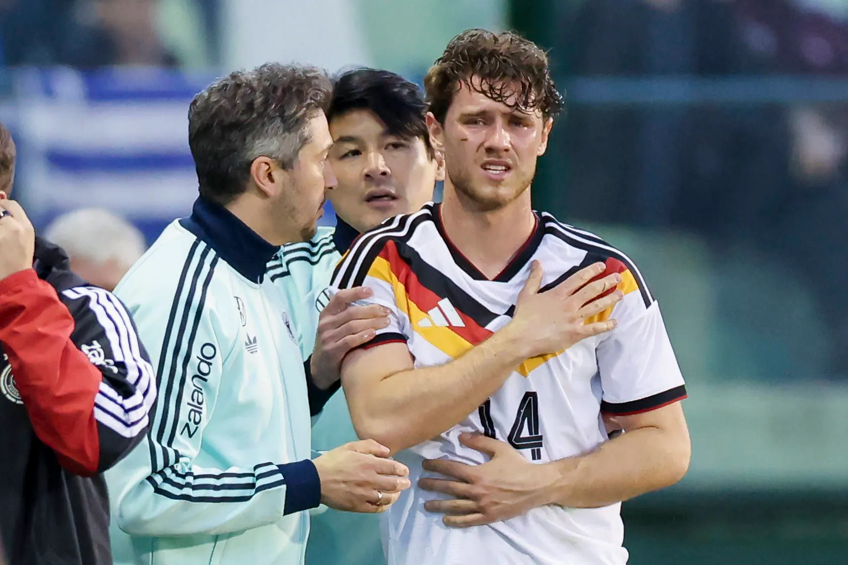 Linus Gechter musste im EM-Quali-Spiel der U21 des DFB in Griechenland wegen Schmerzen in der Schulter ausgewechselt werden.