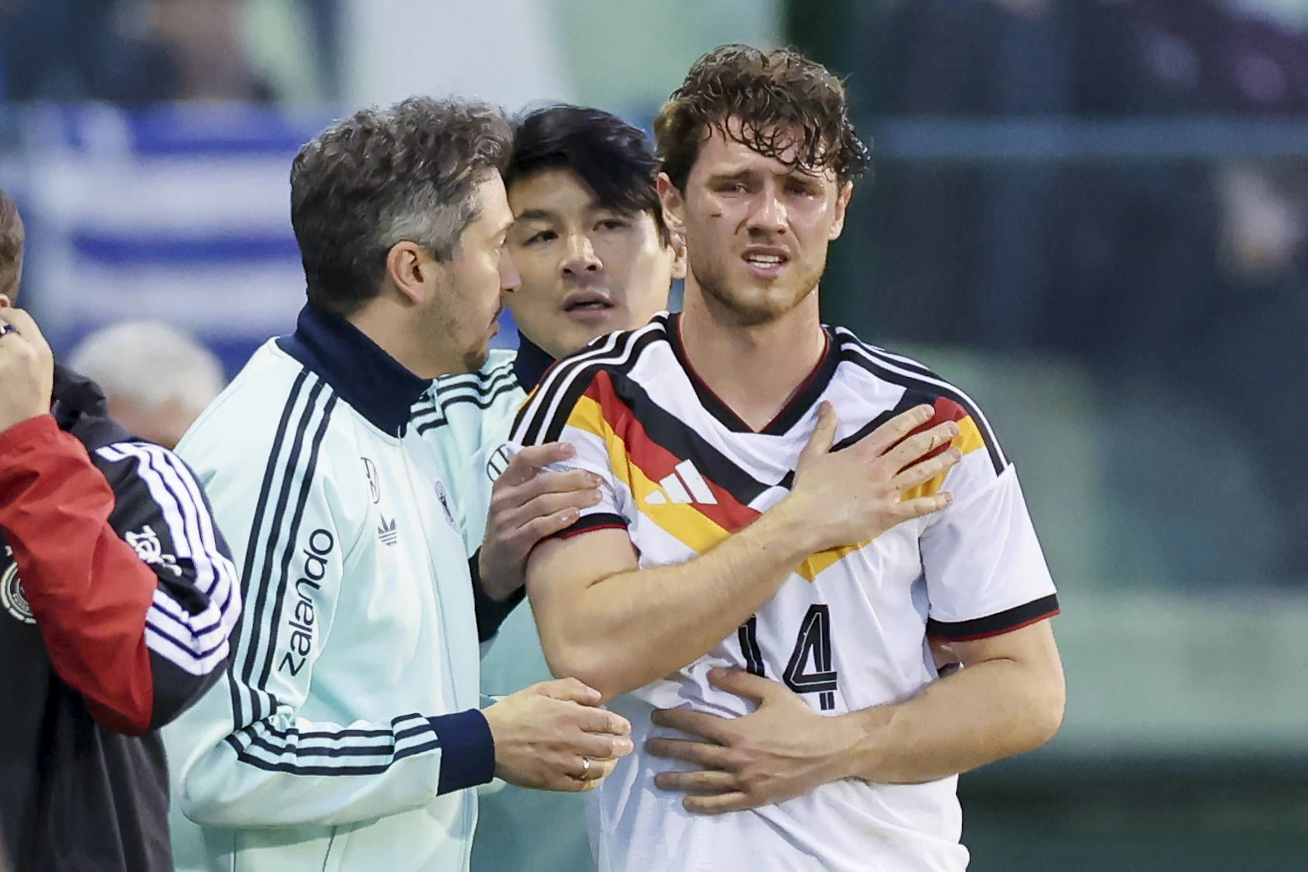 Linus Gechter musste im EM-Quali-Spiel der U21 des DFB in Griechenland wegen Schmerzen in der Schulter ausgewechselt werden.