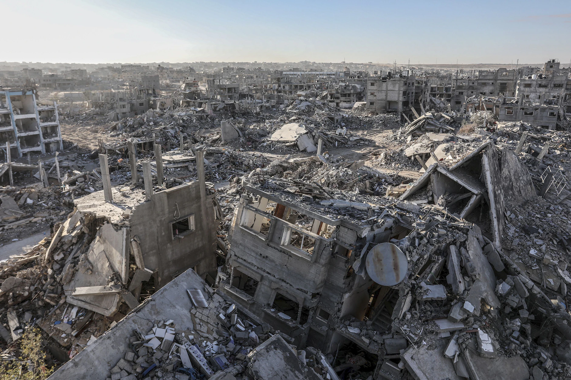 Keine geschützten Räume für niemand: Bilder von Krieg, Zerstörung, Hunger, Elend und Not prägen unseren Medienkonsum (hier Ruinen in der Stadt Rafah im Gazastreifen).