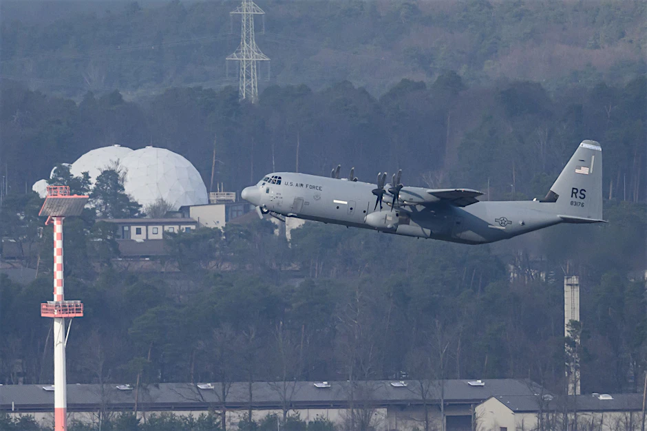Eine Lockheed Martin C-130 Hercules der U.S. Air Force startet am 9. März 2026 von der US-Airbase Ramstein: Ein zentrales Logistik- und Aufklärungsdrehkreuz in Deutschland für fast alle weltweiten US-Militärinterventionen.