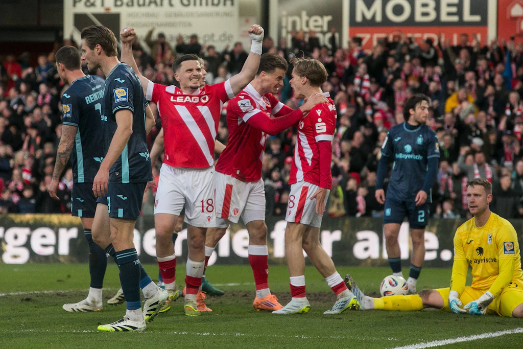 Energie Cottbus: Der Traum von der 2. Bundesliga lebt mehr denn je