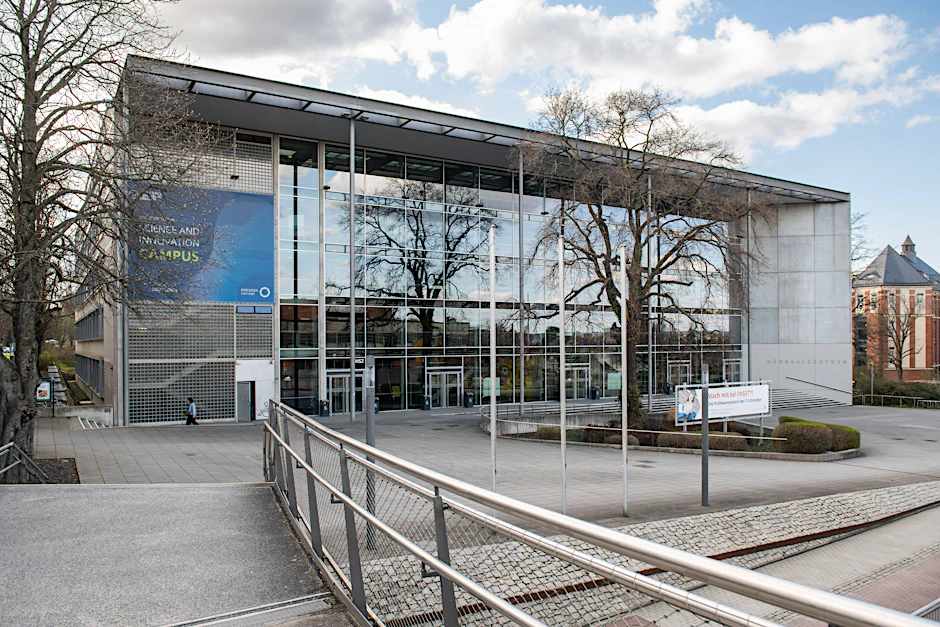Das Hörsaalzentrum der TU Dresden: Die Universität gehört zu den besten in Deutschland.