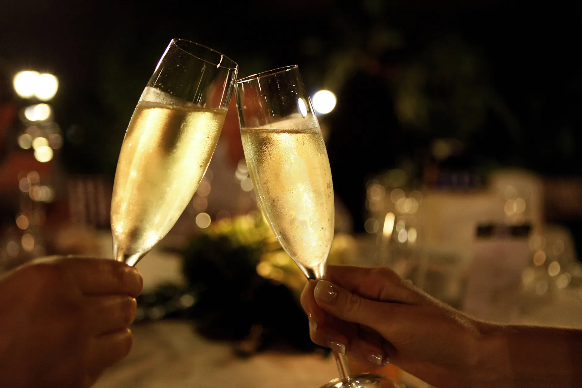Champagner steht für Lebensfreude und besondere Momente – prickelnd, elegant und voller Energie.
