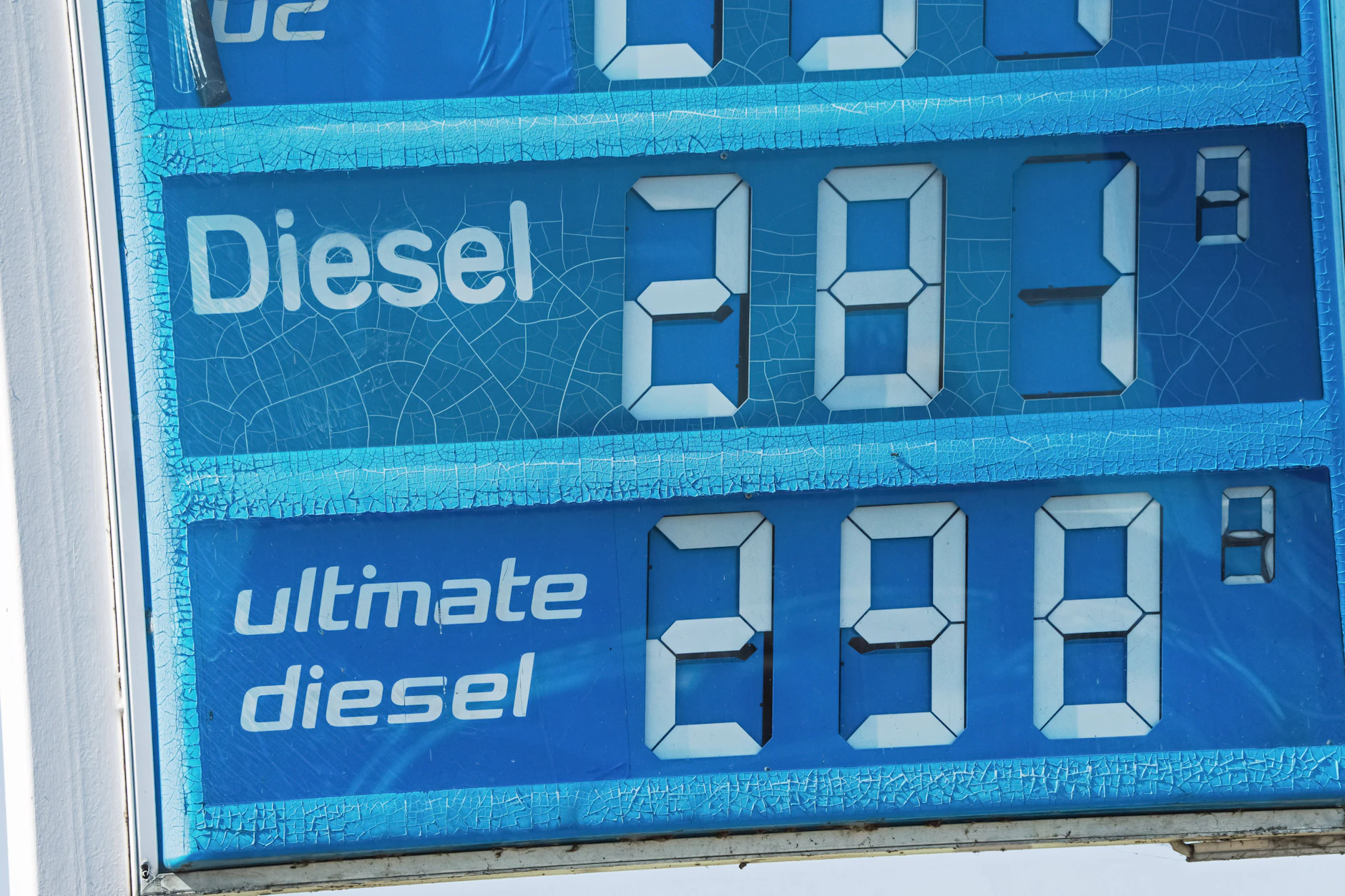 Rekordpreise bei Diesel: Ein Liter kostete am Freitag 2,81 Euro an der A7 in Hessen.