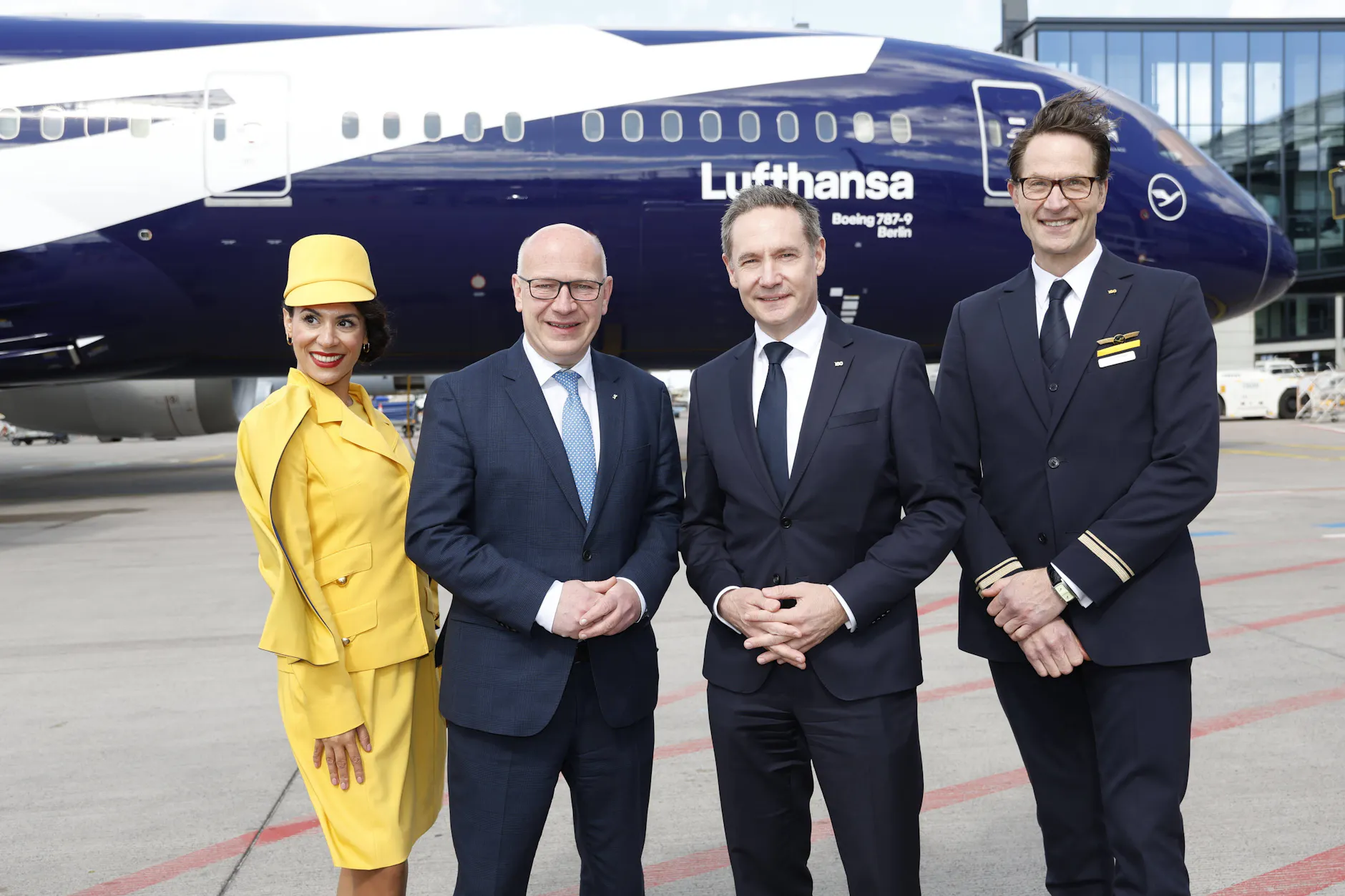 Kai Wegner, Regierender Bürgermeister, feiert am 6. April 2026 100 Jahre Lufthansa in Berlin.