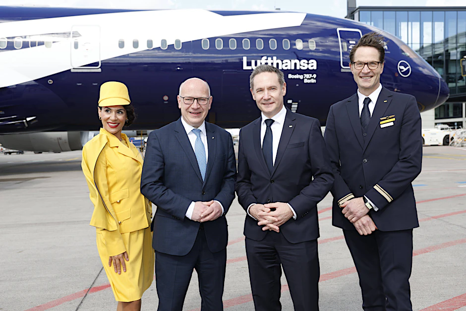 Kai Wegner, Regierender Bürgermeister, feiert am 6. April 2026 100 Jahre Lufthansa in Berlin.