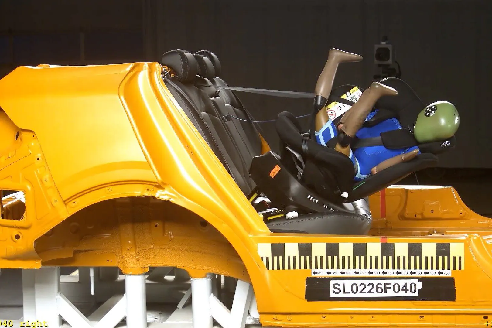 Der Autokindersitz Aiden 360° von Ding im Crashtest von Stiftung Warentest.