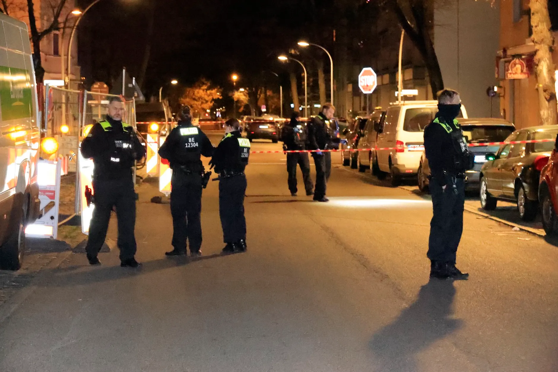 Eine Polizeihundertschaft sowie die Kriminalpolizei waren vor Ort.