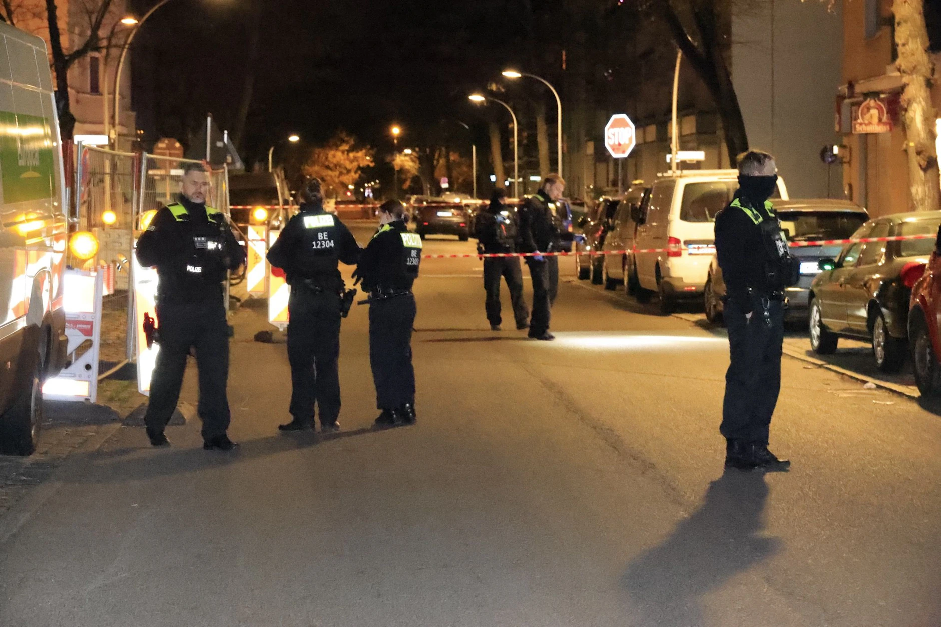 Eine Polizeihundertschaft sowie die Kriminalpolizei waren vor Ort.