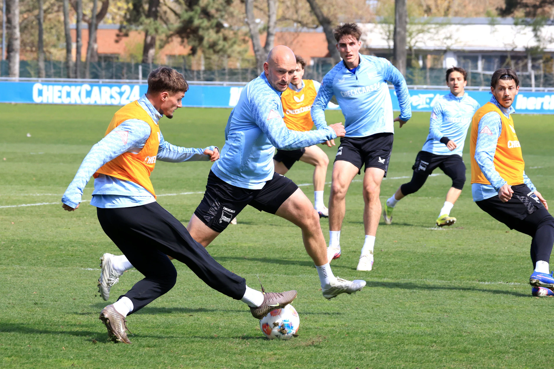 Michael Cuisance muss für Hertha BSC die Lücke gegen Kaiserslautern finden. Der Franzose rückt für Josip Brekalo nach dessen Zwei-Spiel-Sperre zurück in die Startelf.