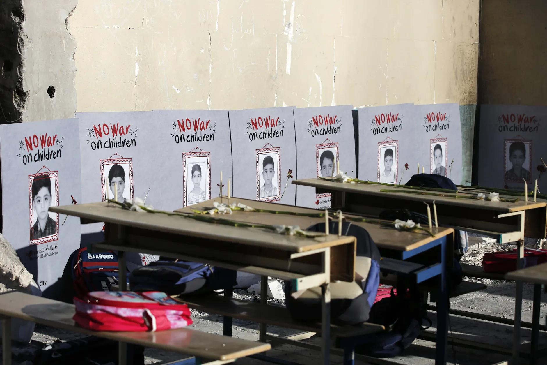 Gedenken in Teheran für Kinder, die bei einem US-israelischen Angriff auf eine Schule getötet wurden.