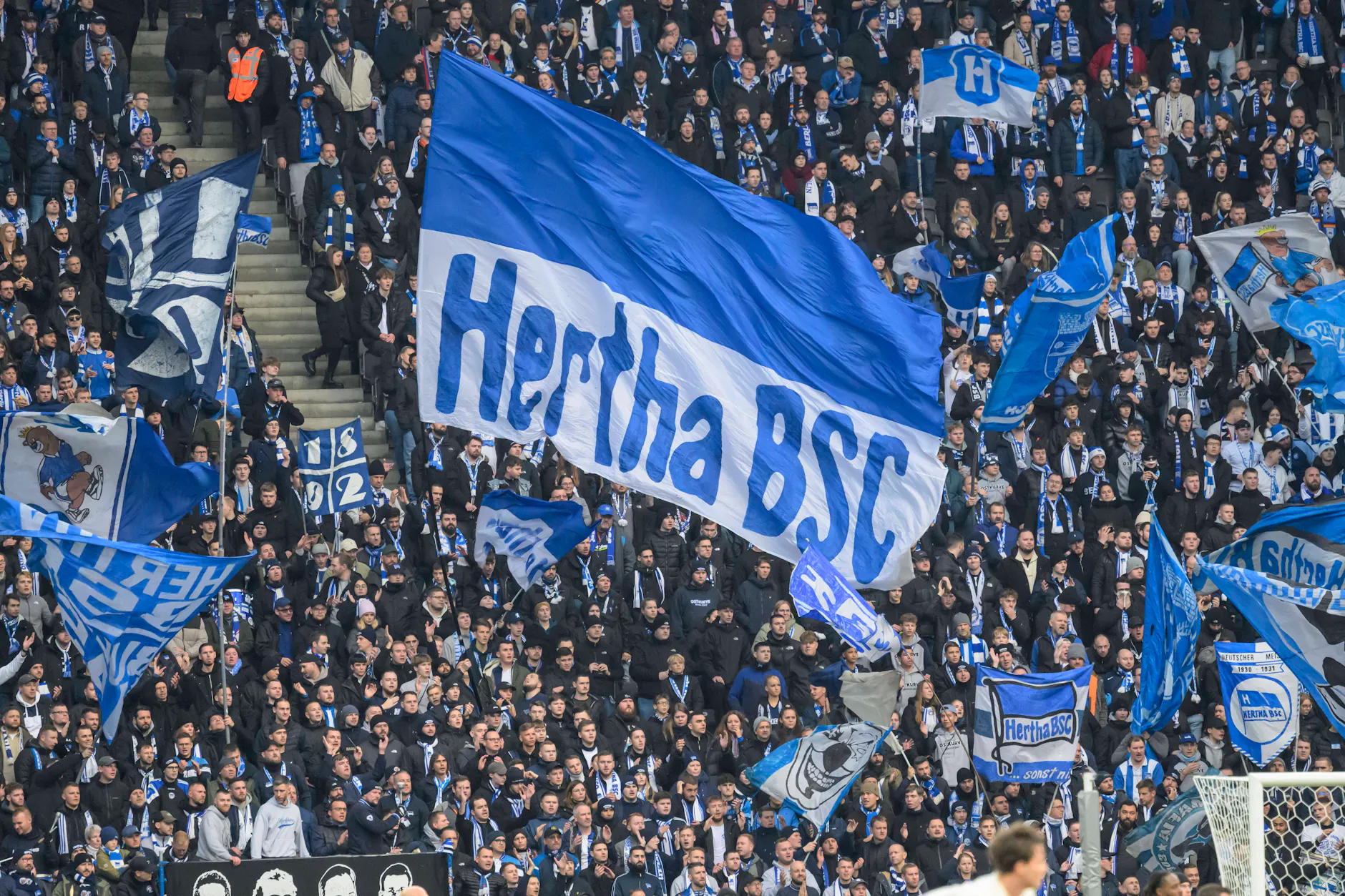 Die Fans von Hertha BSC werden ihre Mannschaft gegen Kaiserslautern lautstark anfeuern – und danach Schalke in Elversberg die Daumen drücken.