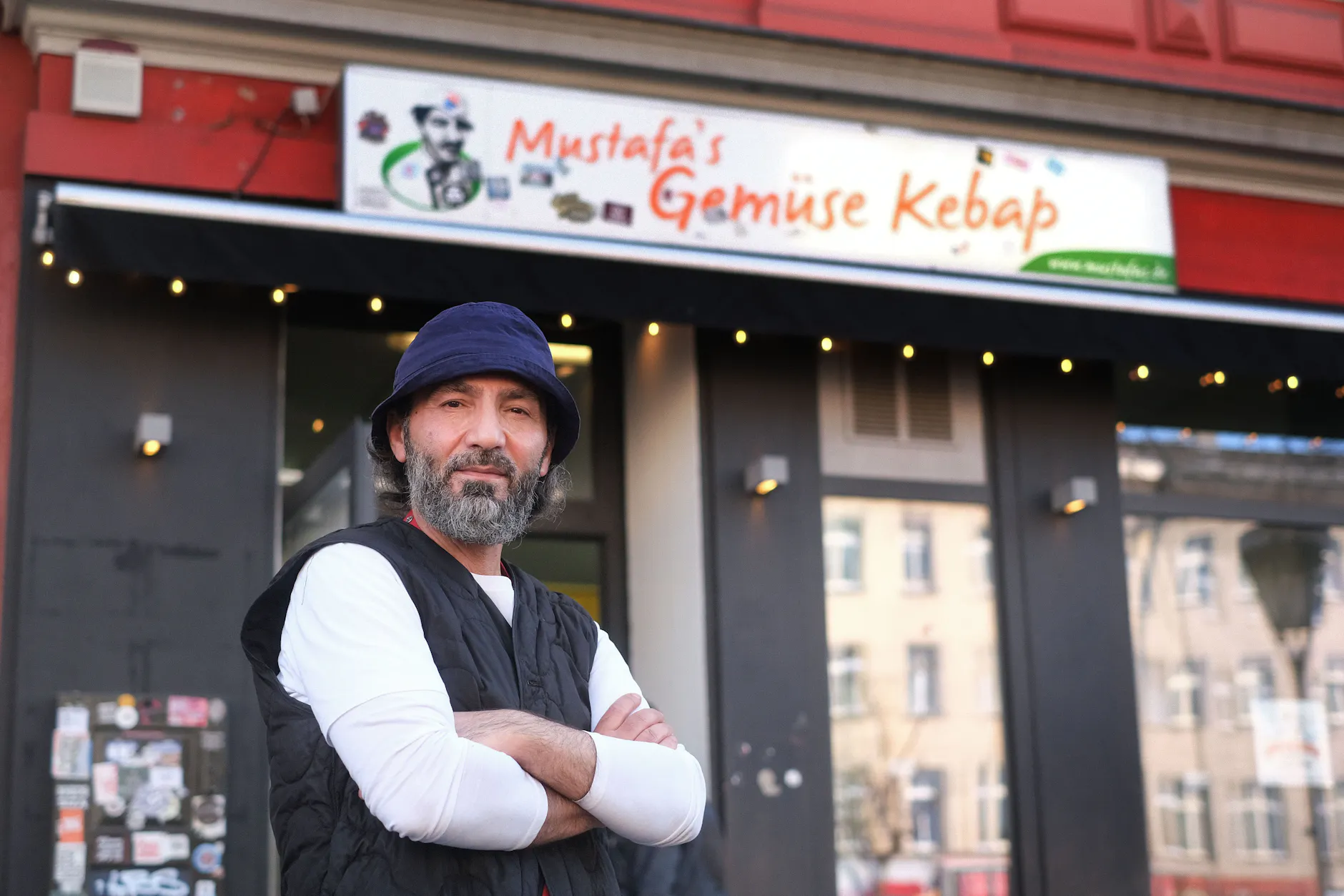 Tarik Kara hat Kreuzberg geprägt, wie kaum ein Fast-Food-Boss: Seinen Mustafa’s Gemüse Kebap kennt man auch in Sindelfingen.