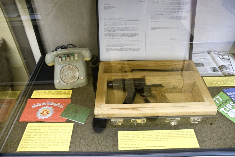 Klaute 16-Jähriger NVA-Objekte aus Stasi-Museum?