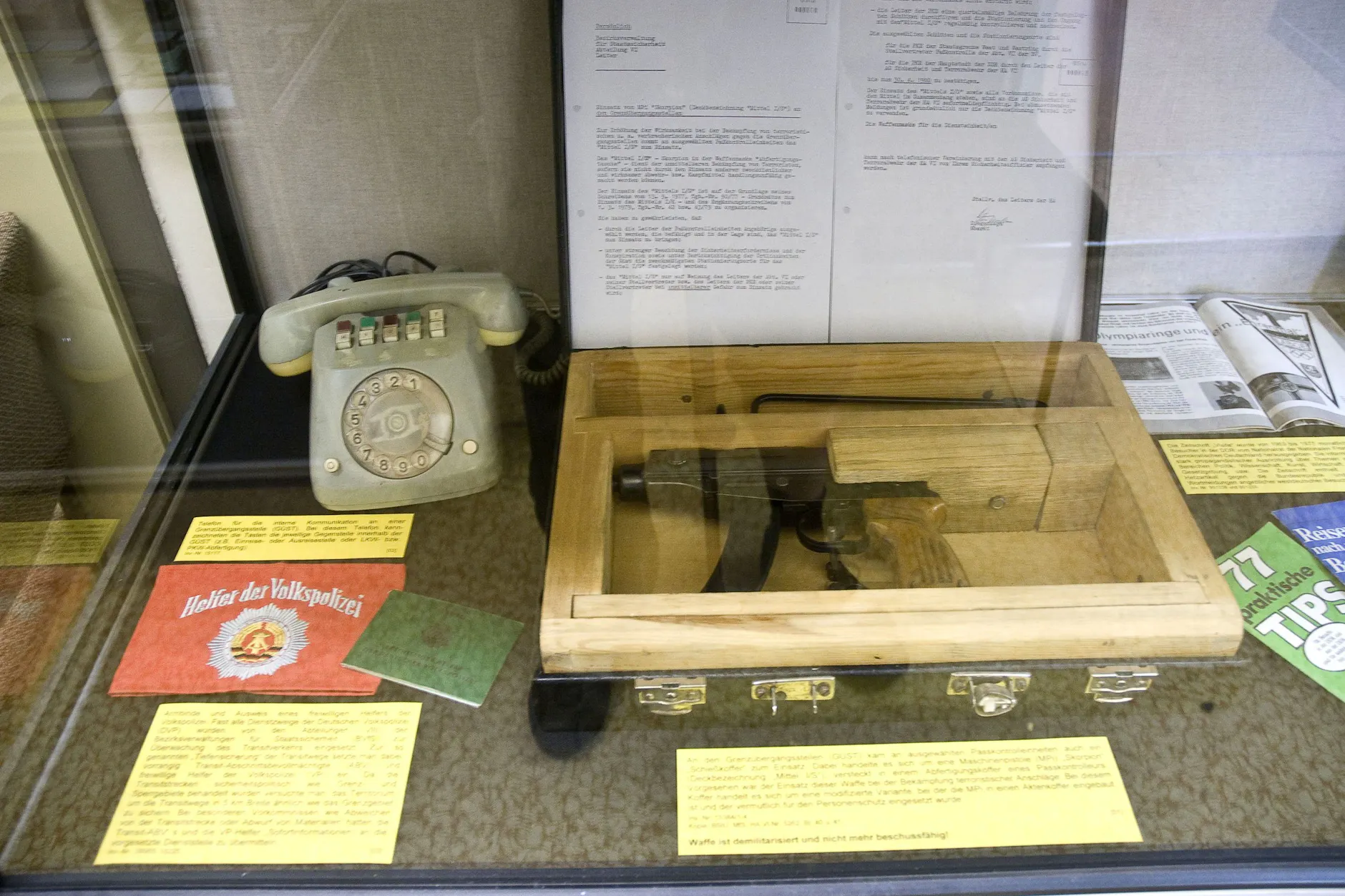 Klaute 16-Jähriger NVA-Objekte aus Stasi-Museum?