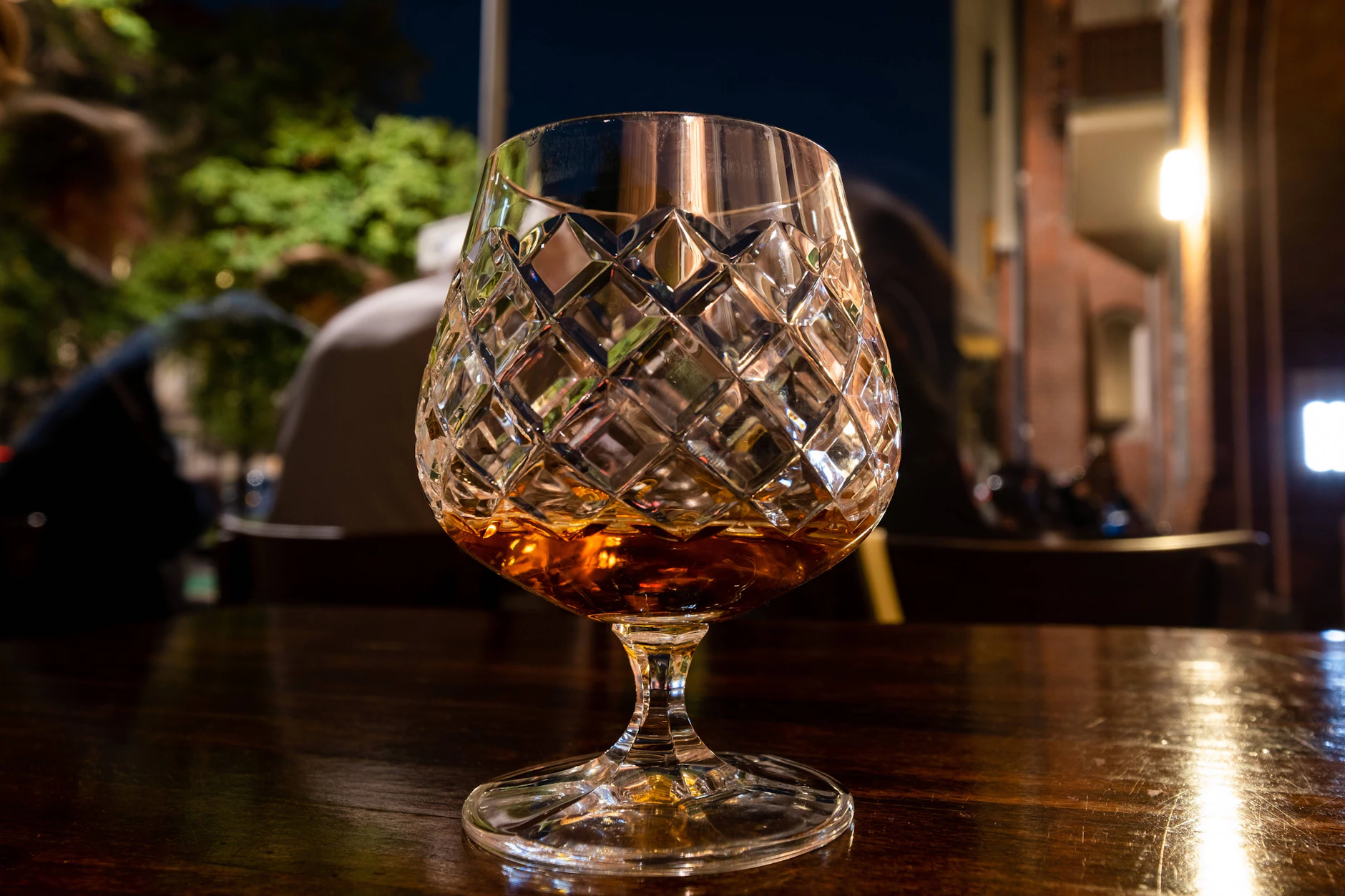 Cognac ist purer Genuss – ruhig, edel und genau das Richtige für entspannte Abende mit Stil.