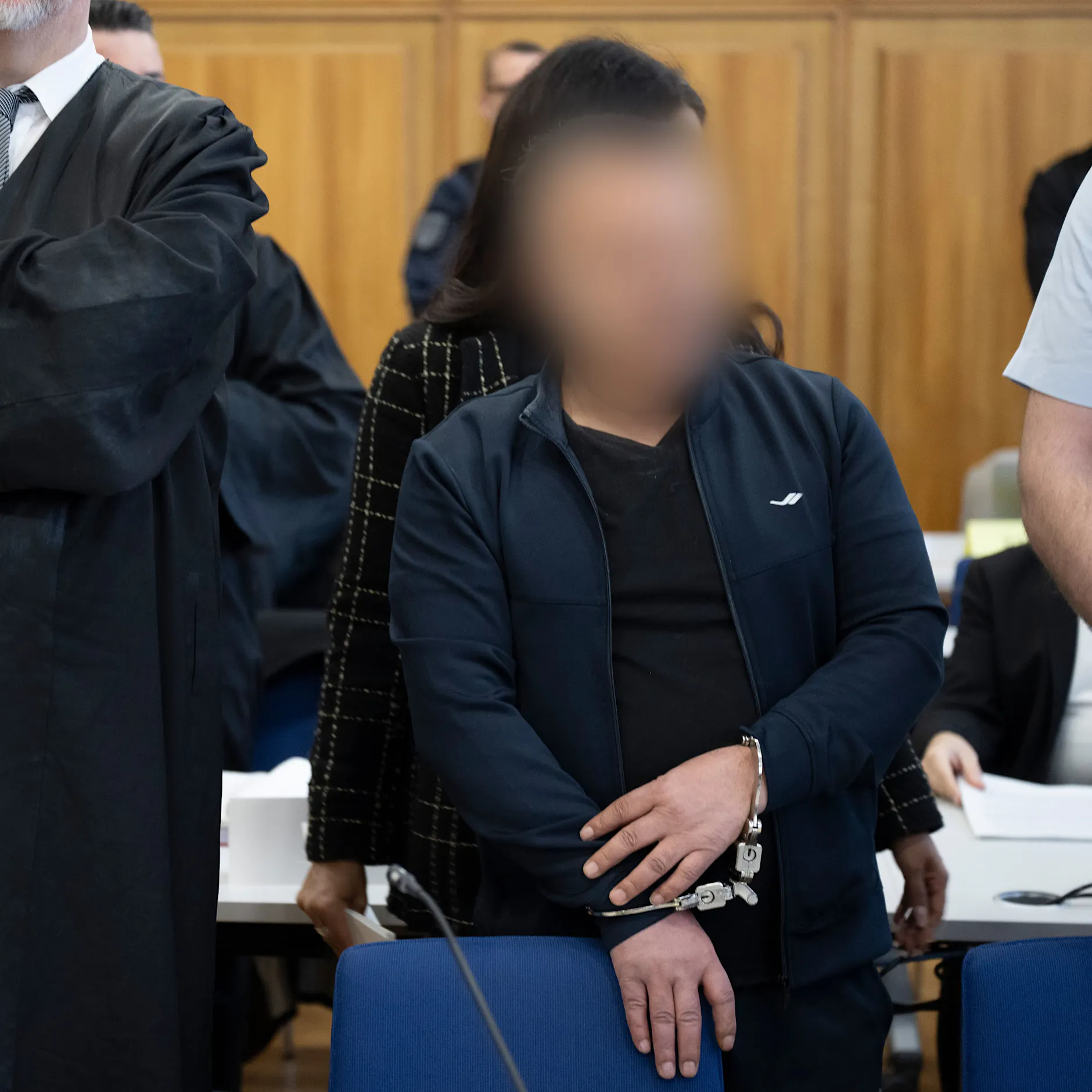 Bande vor Gericht! So lief die Masche der Führerschein-Mafia