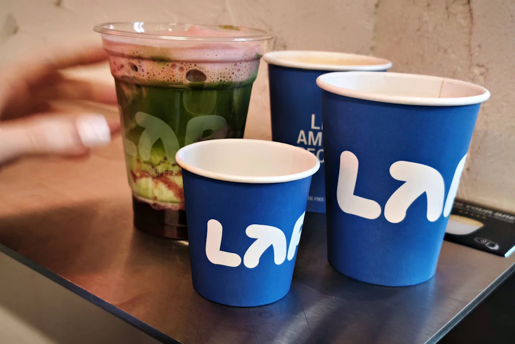 LAP Coffee bietet Kaffe zu Schnäppchenpreisen.
