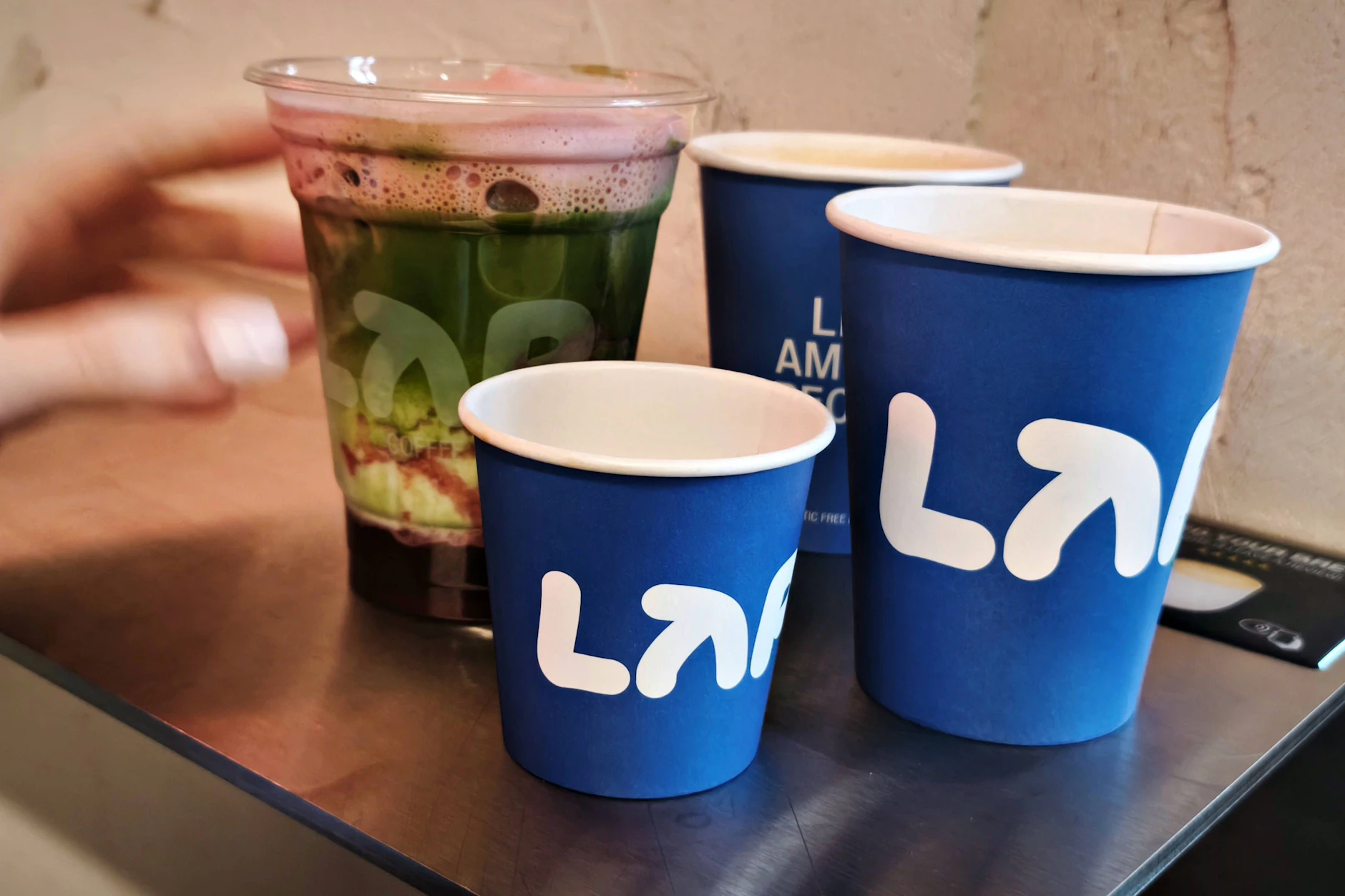 LAP Coffee bietet Kaffe zu Schnäppchenpreisen.