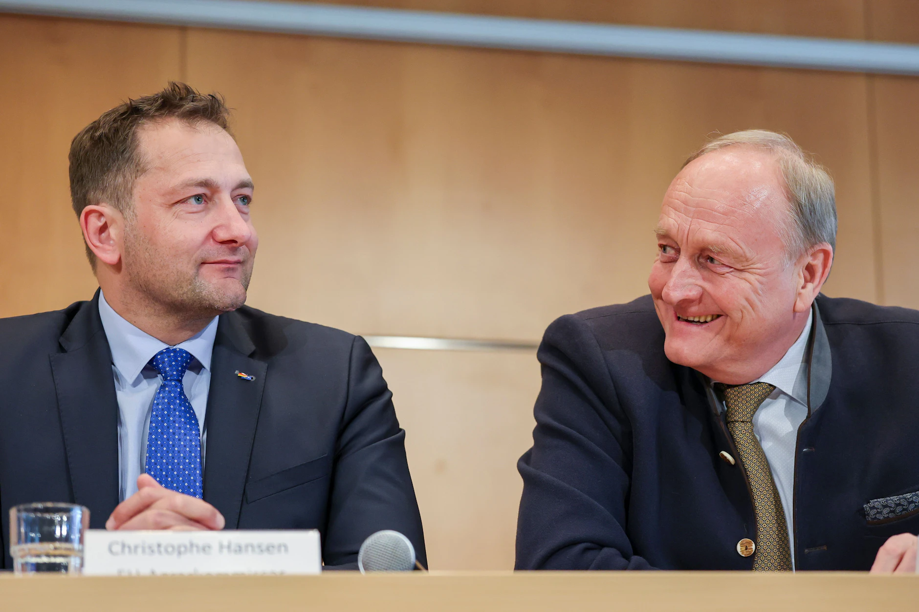 EU-Agrarkommissar Christophe Hansen (l.) und Bauernpräsident Joachim Rukwied auf der Agra in Leipzig. Im Mittelpunkt standen die Zukunft der Landwirtschaft, die EU-Agrarpolitik und die Lage der ostdeutschen Betriebe.