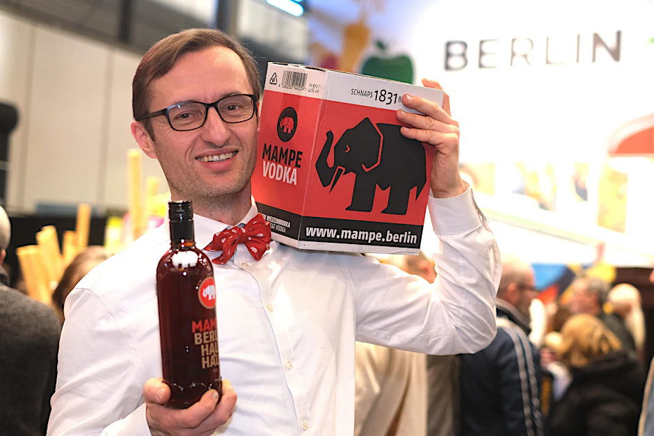 Florian Löhlein, Geschäftsführer der Mampe Spirituosen GmbH, präsentierte auf der Grünen Woche die Marke Mampe.