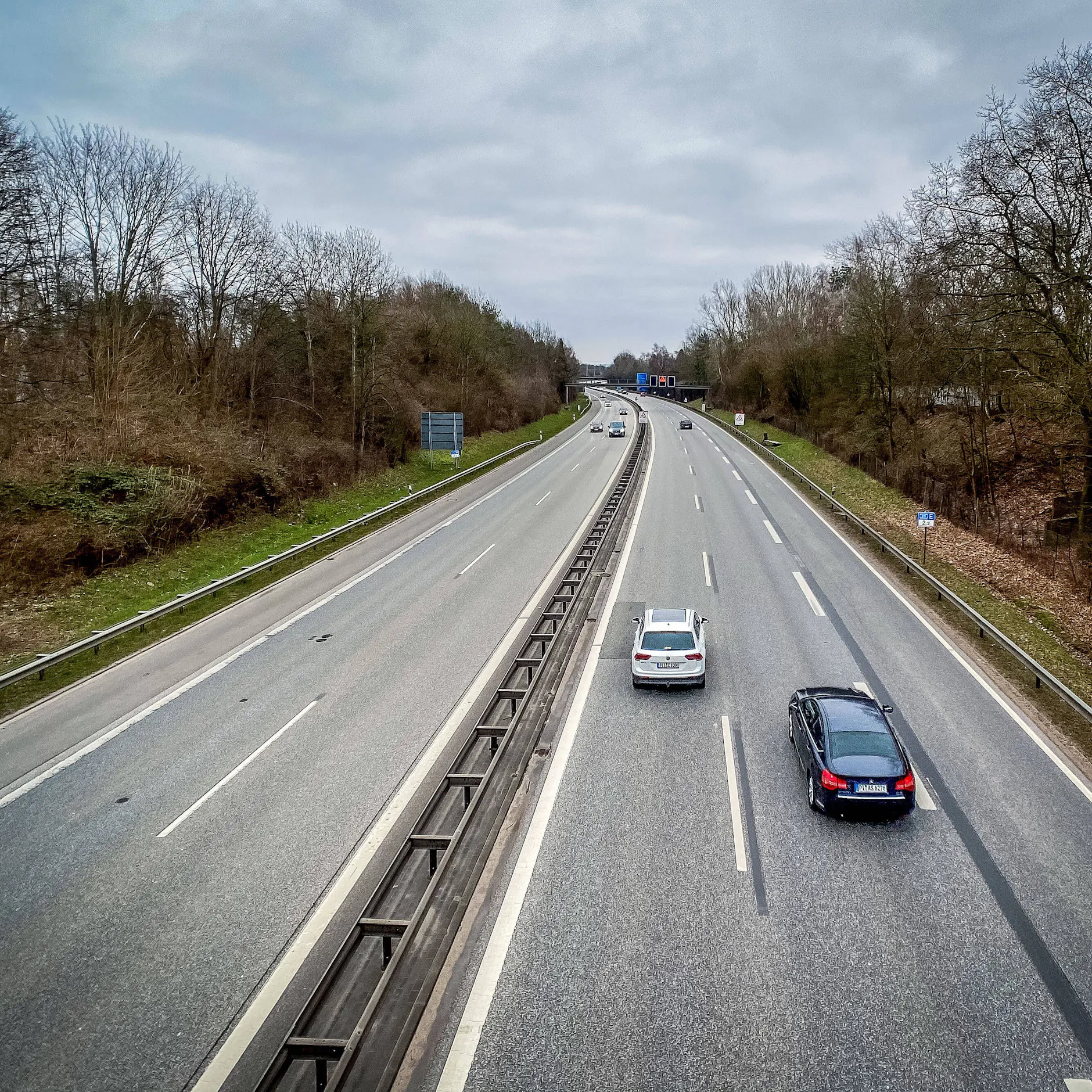 Image - Geburt auf der Autobahn: Frau bringt Baby auf dem Standstreifen zur Welt