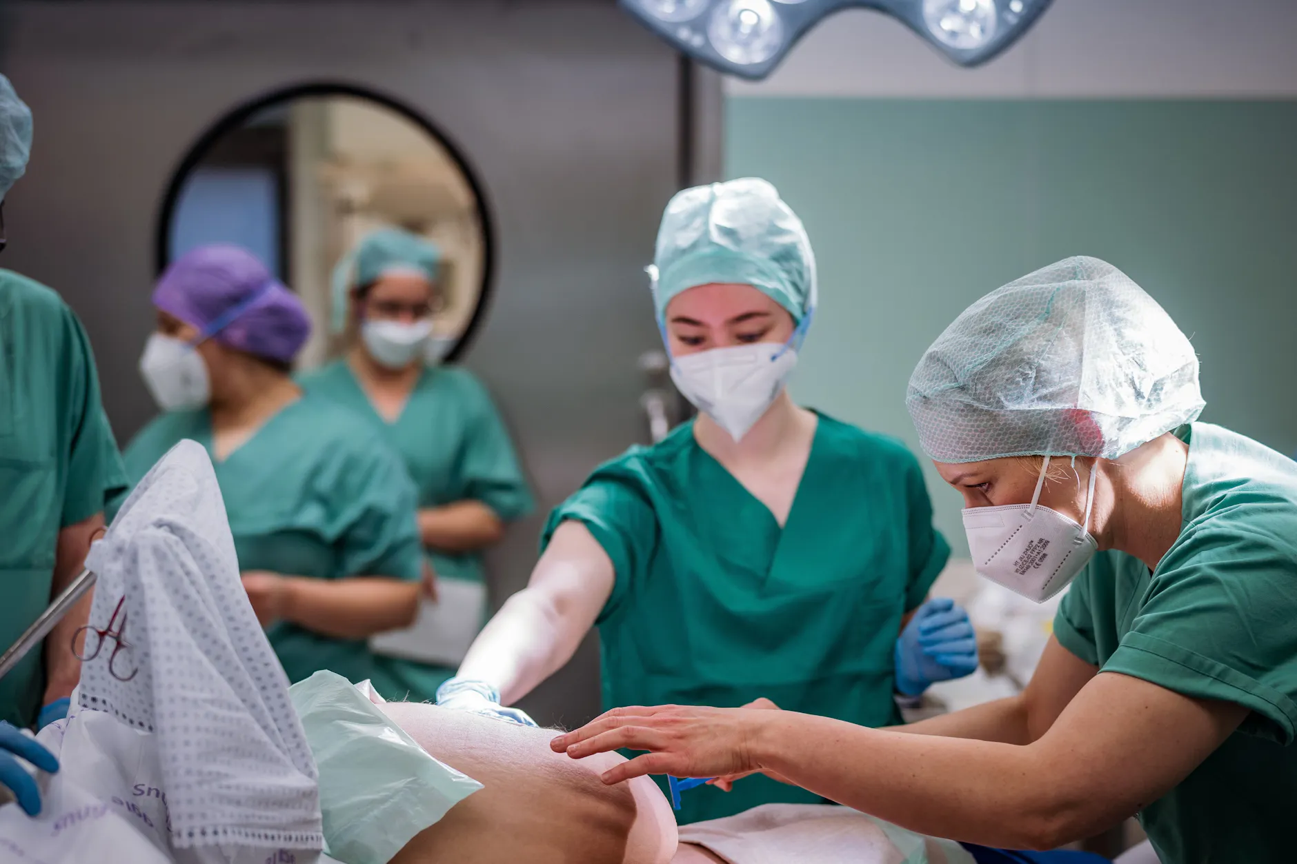 Nicht jeder Kaiserschnitt verläuft wie gewünscht. Doch solche Fälle werden nicht systematisch erfasst.